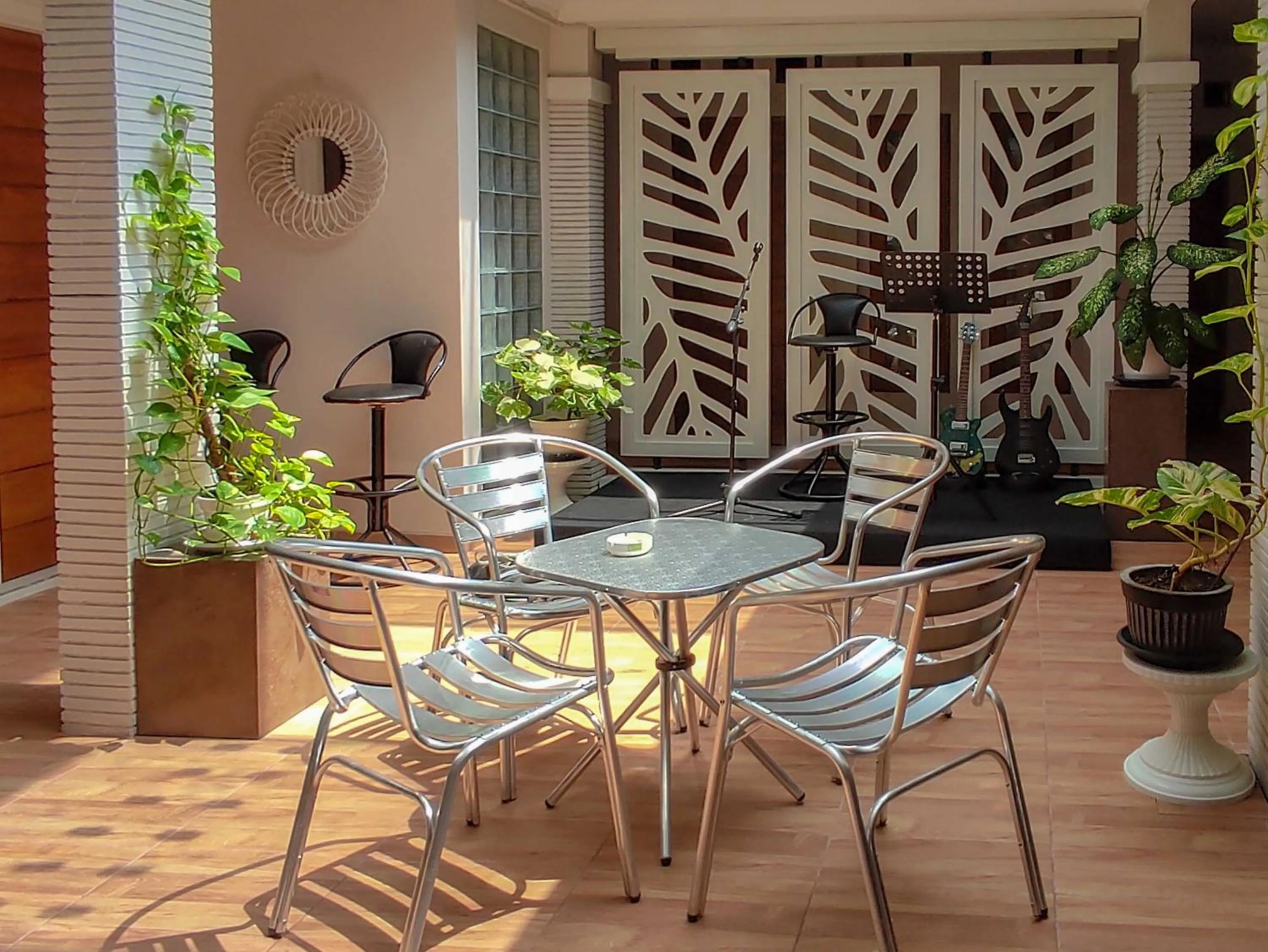 Seating area in Maita Homestay Ringroad Utara Mitra RedDoorz