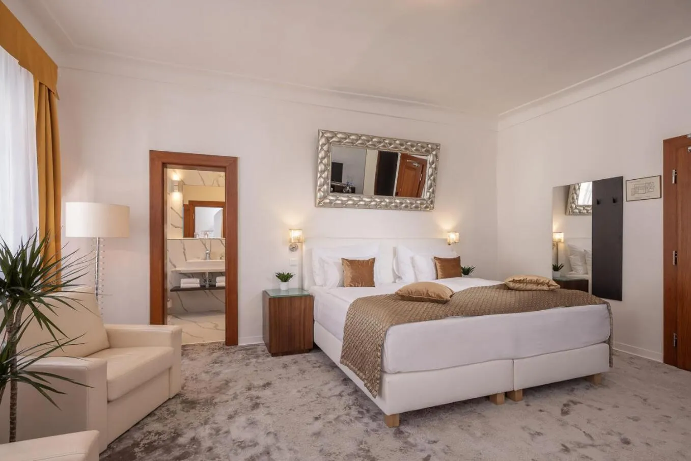 Bedroom, Bed in Bellevue Hotel Český Krumlov