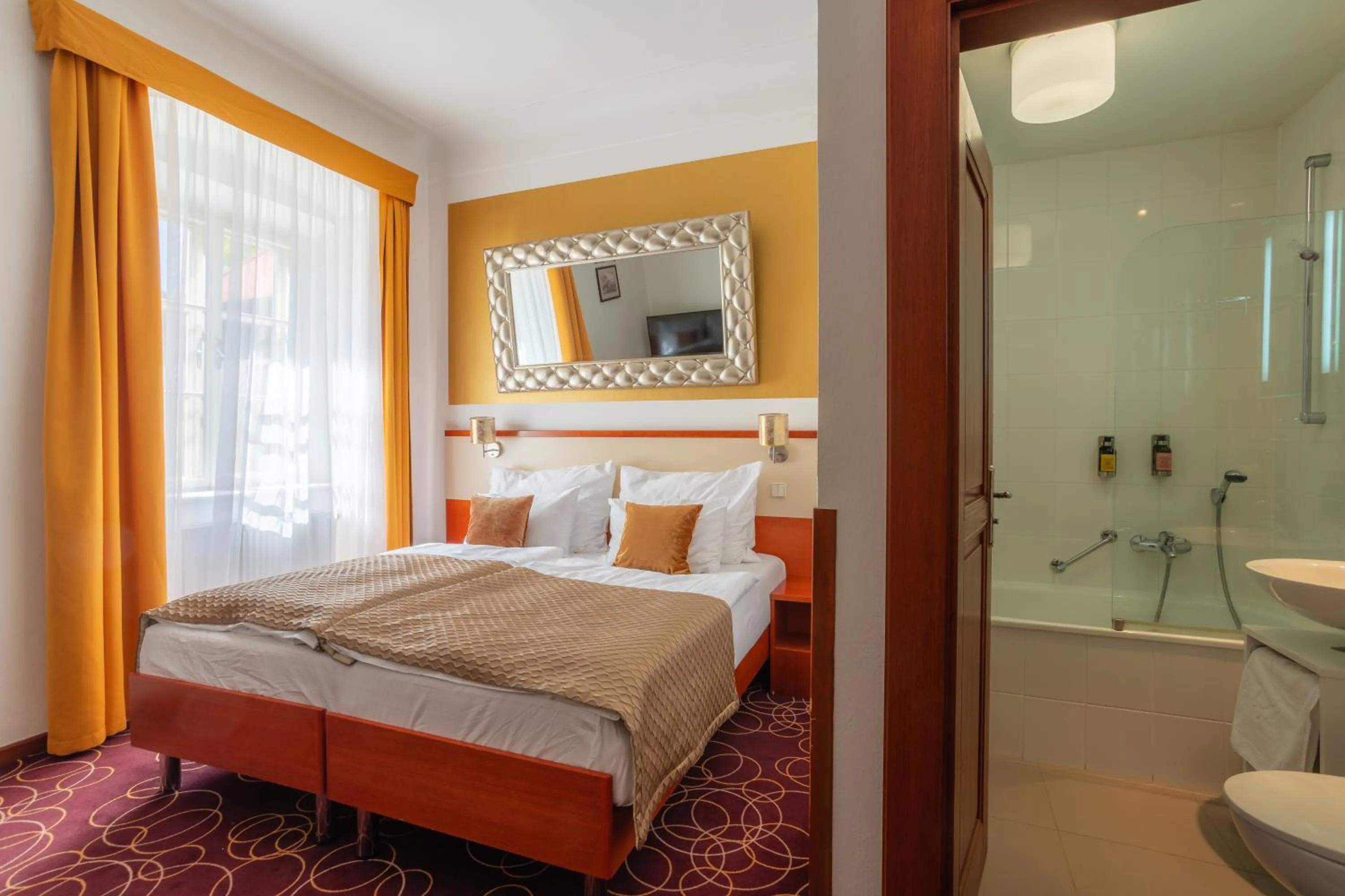 Bed in Bellevue Hotel Český Krumlov