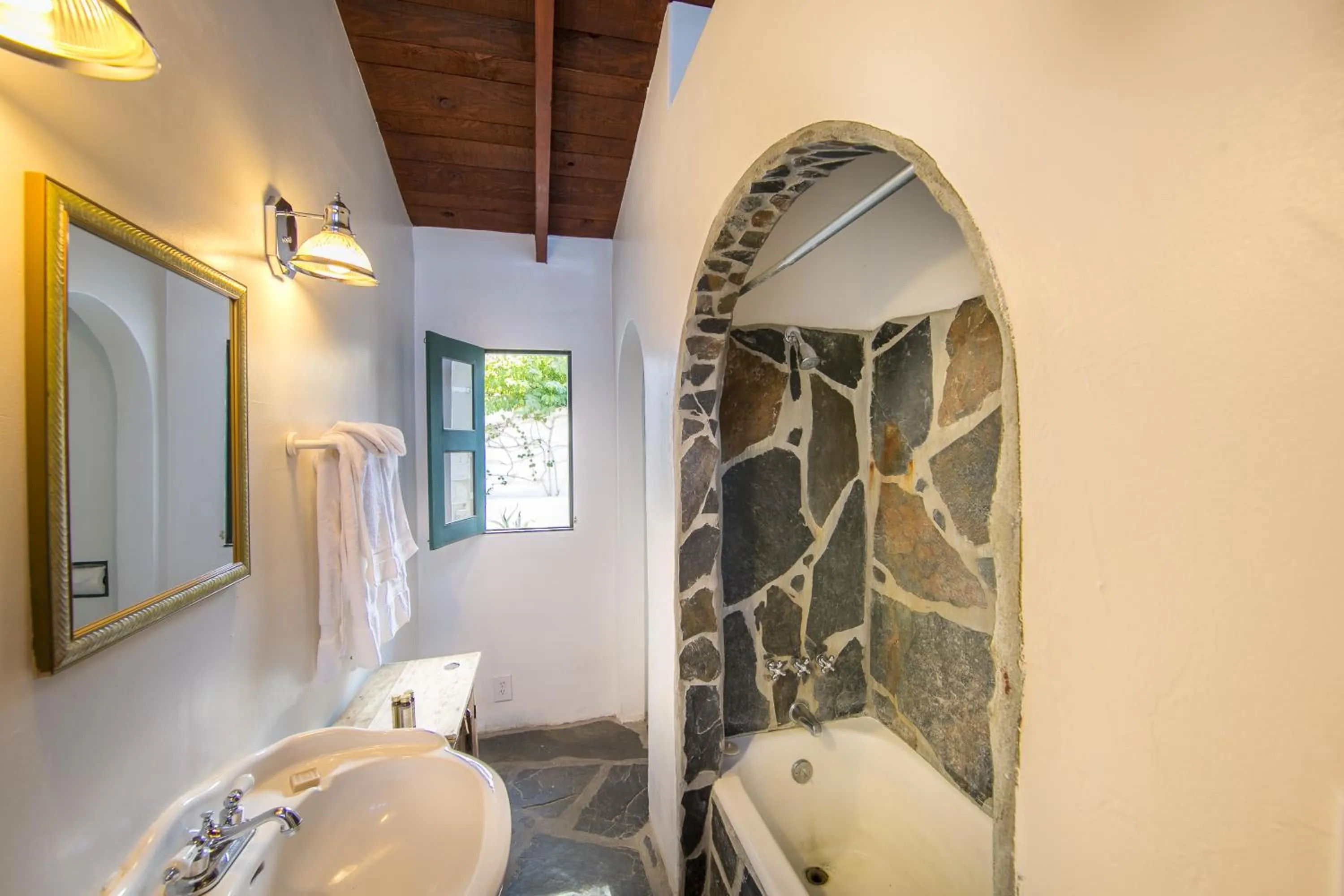 Bathroom in Korakia Pensione