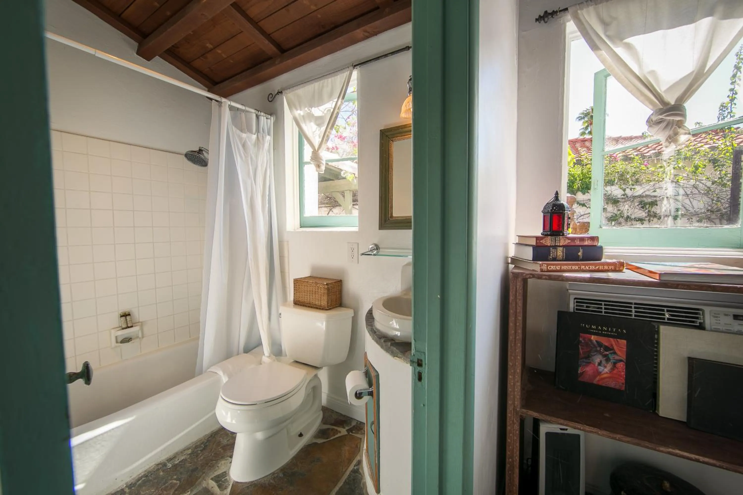 Bathroom in Korakia Pensione