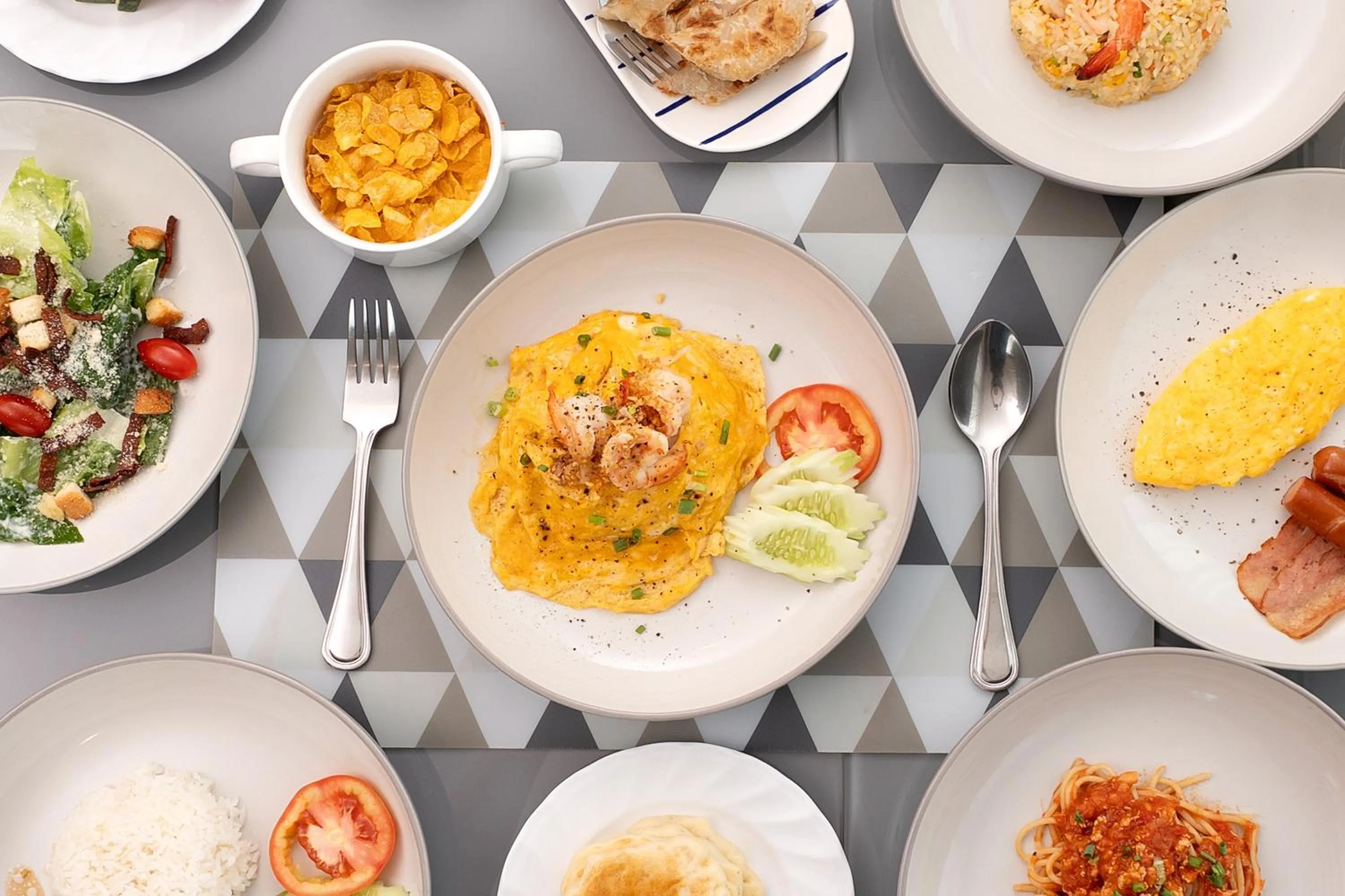 Food in The Riski Hotel at Bangphlat Station SHA