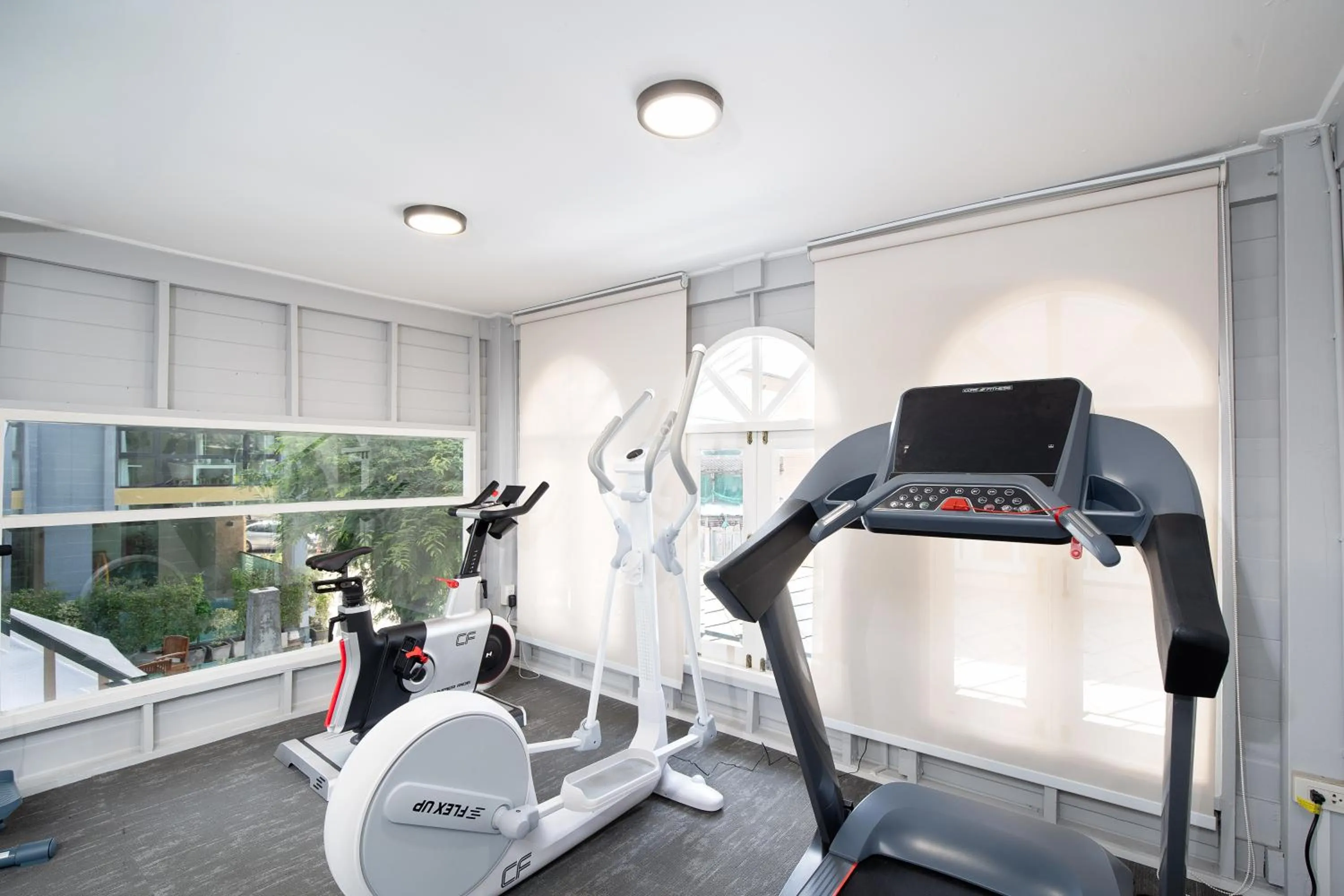 Fitness centre/facilities in The Riski Hotel at Bangphlat Station SHA