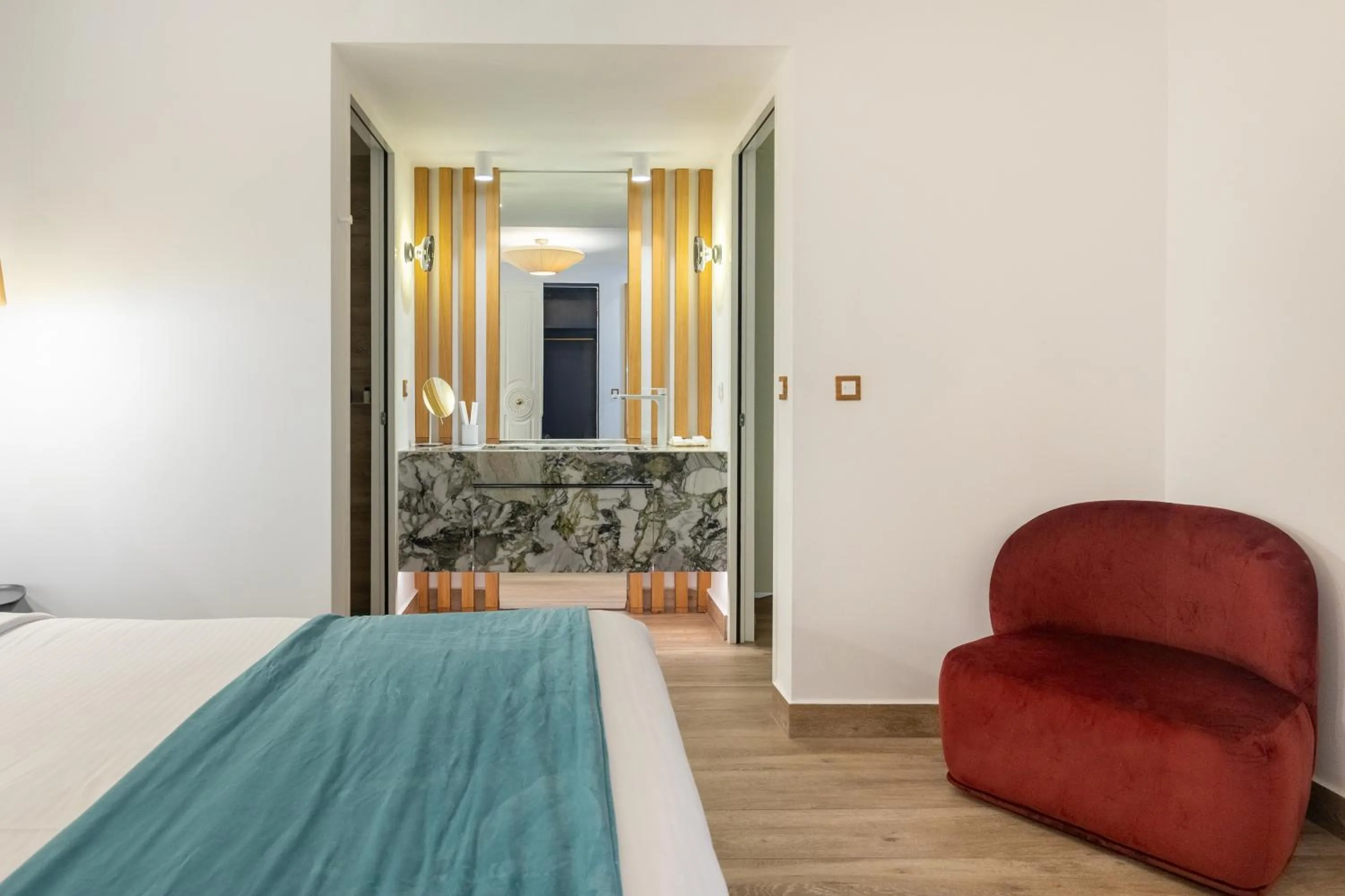 Bathroom, Bed in Cresanto Luxury Suites