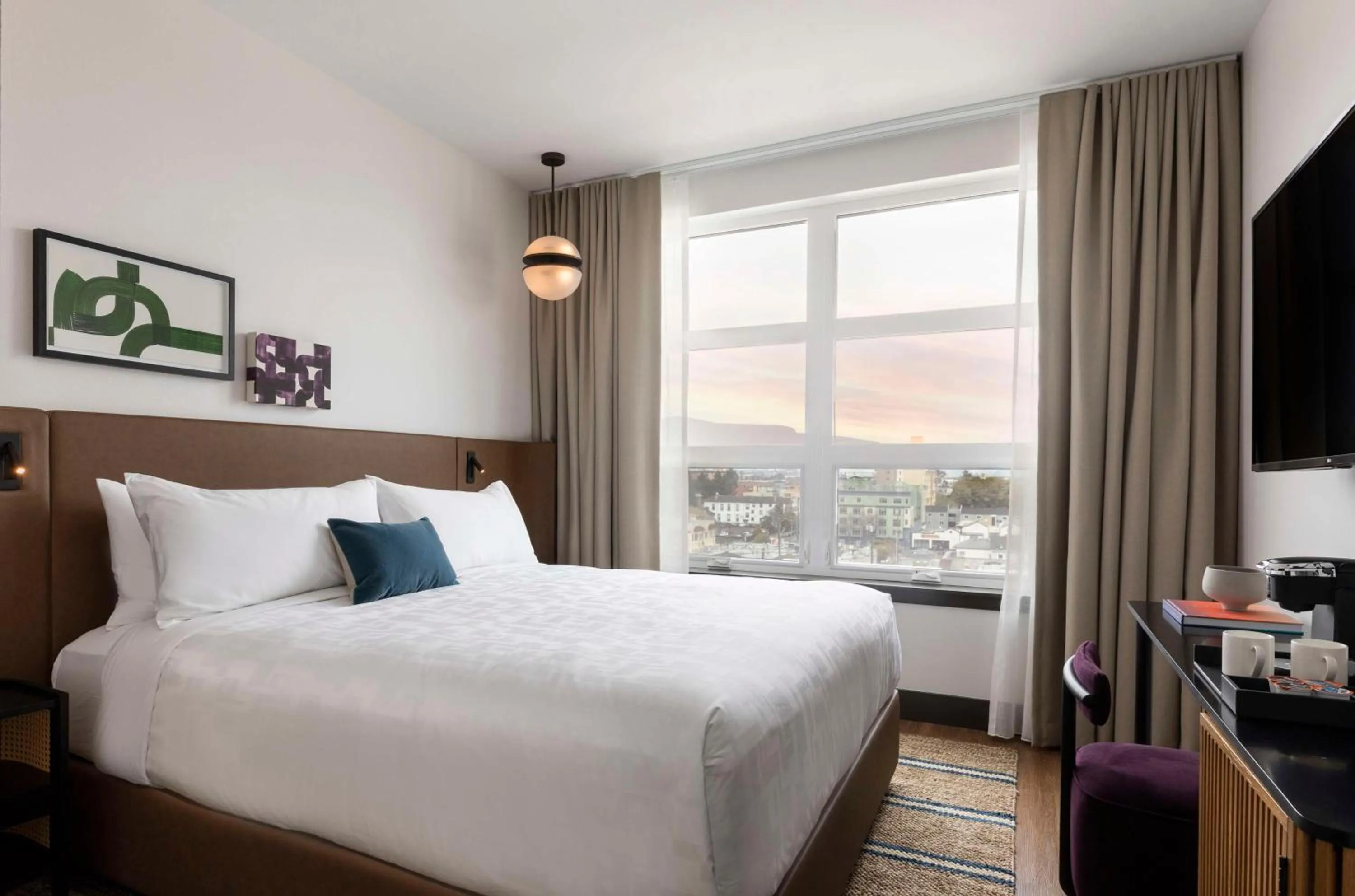 View (from property/room), Bed in Kissel Uptown Oakland, in the Unbound Collection by Hyatt