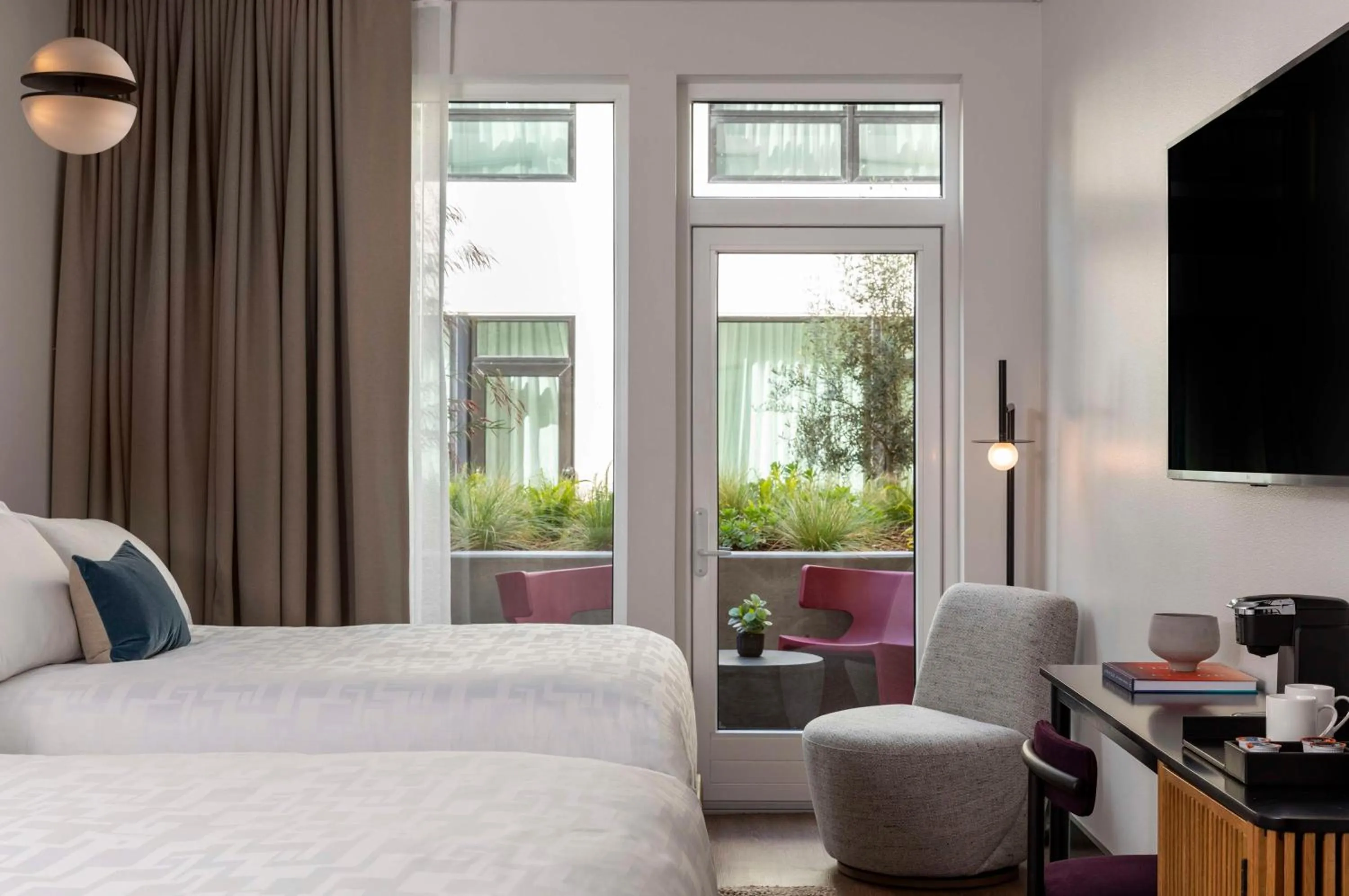 Bedroom, Bed in Kissel Uptown Oakland, in the Unbound Collection by Hyatt