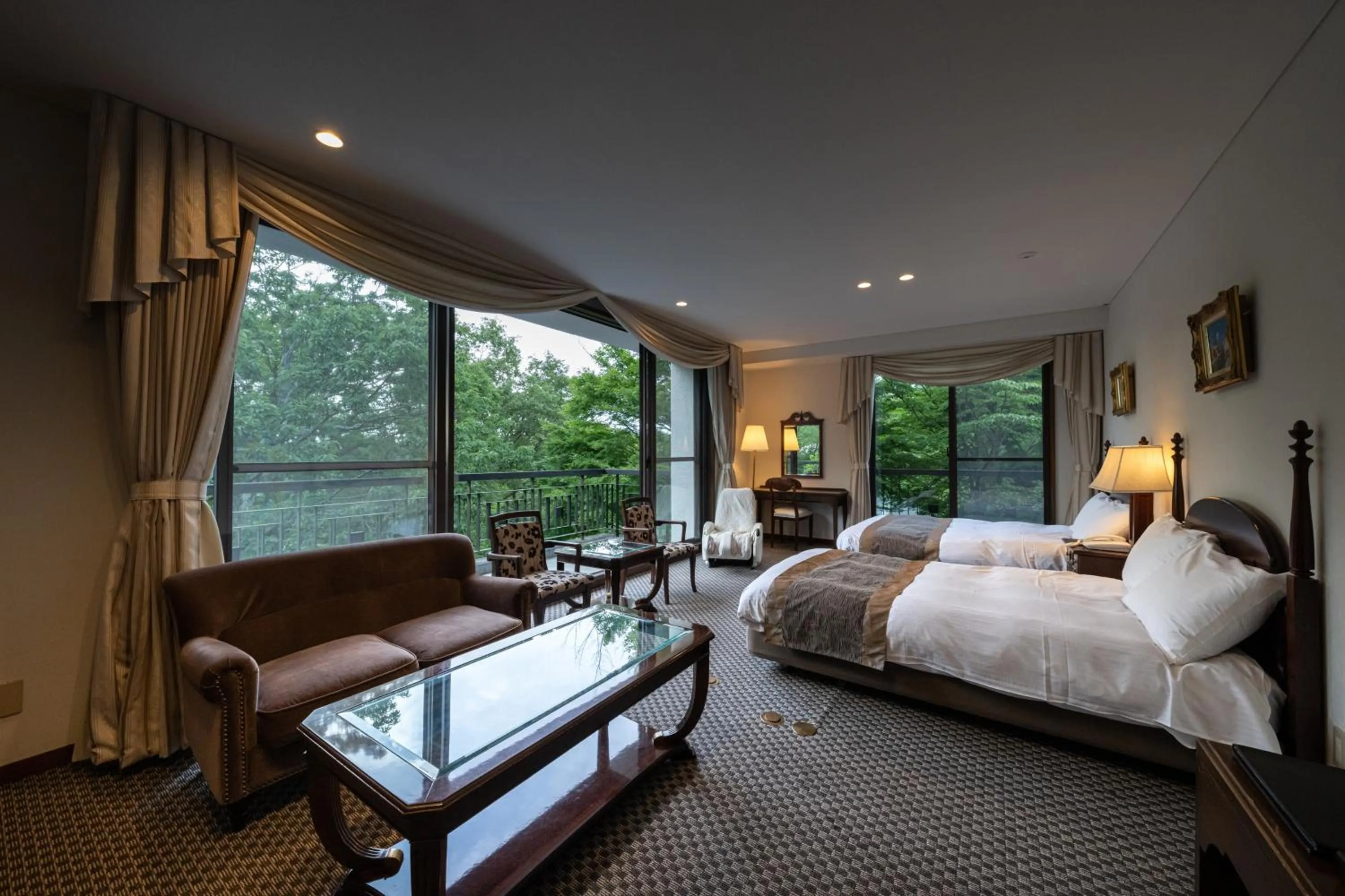 Photo of the whole room, Bed in 伊豆高原温泉ホテル 森の泉