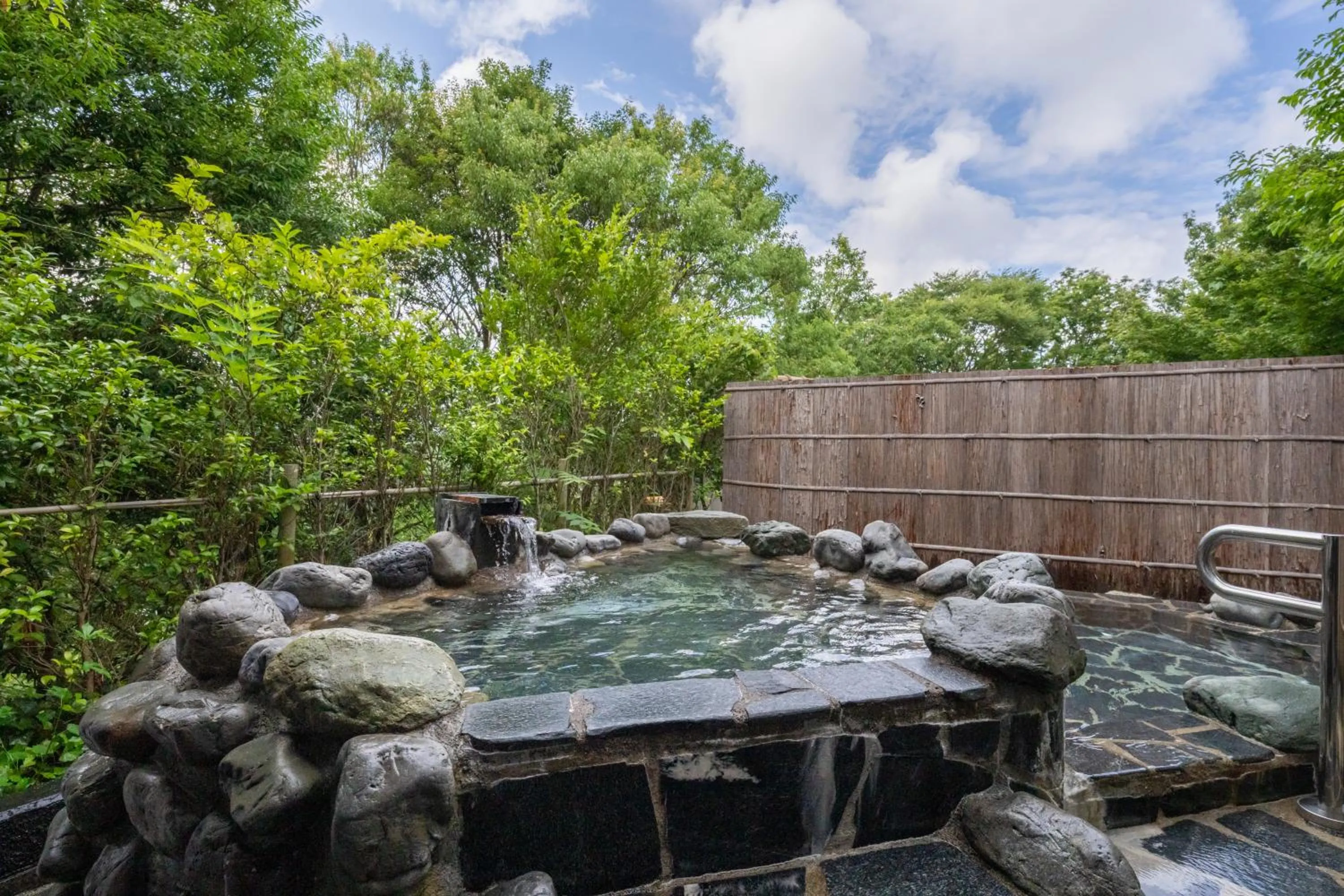 Open Air Bath in 伊豆高原温泉ホテル 森の泉