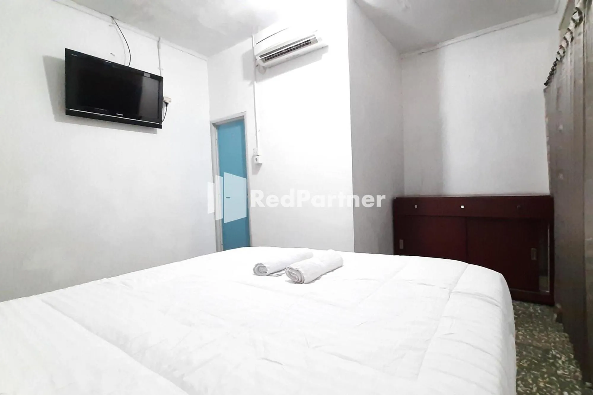 Bedroom, Bed in Roemah Proklamasi Syariah Mitra RedDoorz