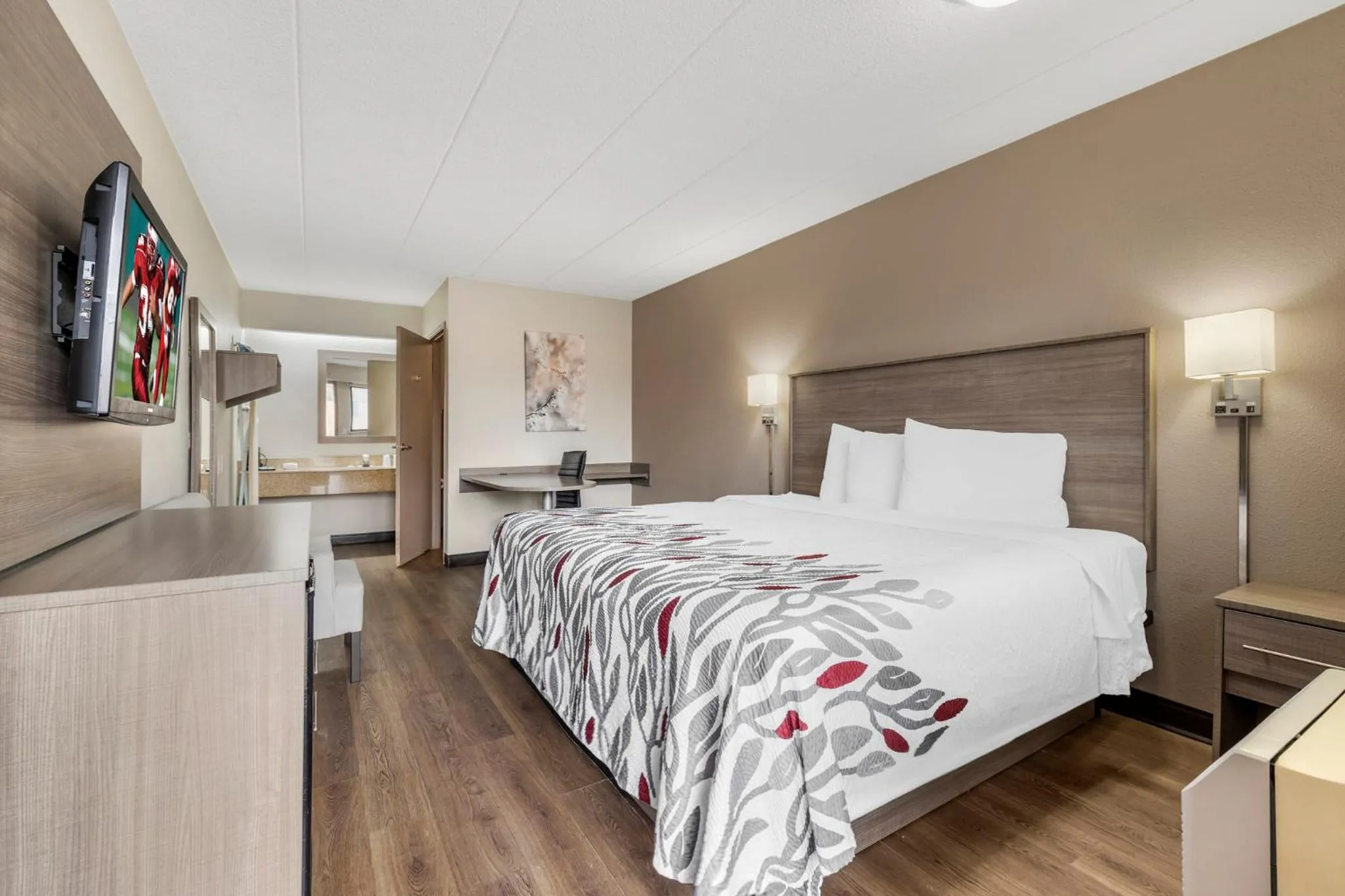 Bedroom, Bed in Red Roof Inn Parsippany