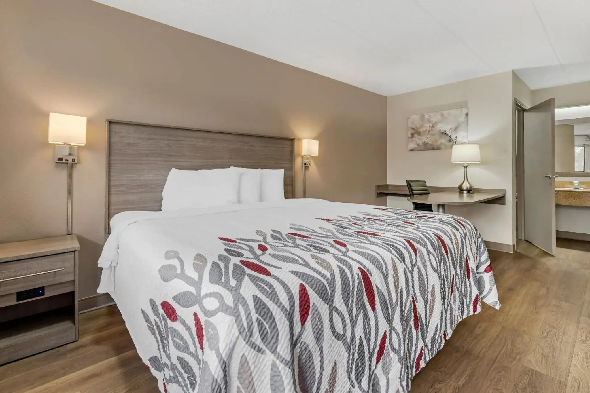 Superior King Room Smoking in Red Roof Inn Parsippany Superior King Room Smoking in Red Roof Inn Parsippany