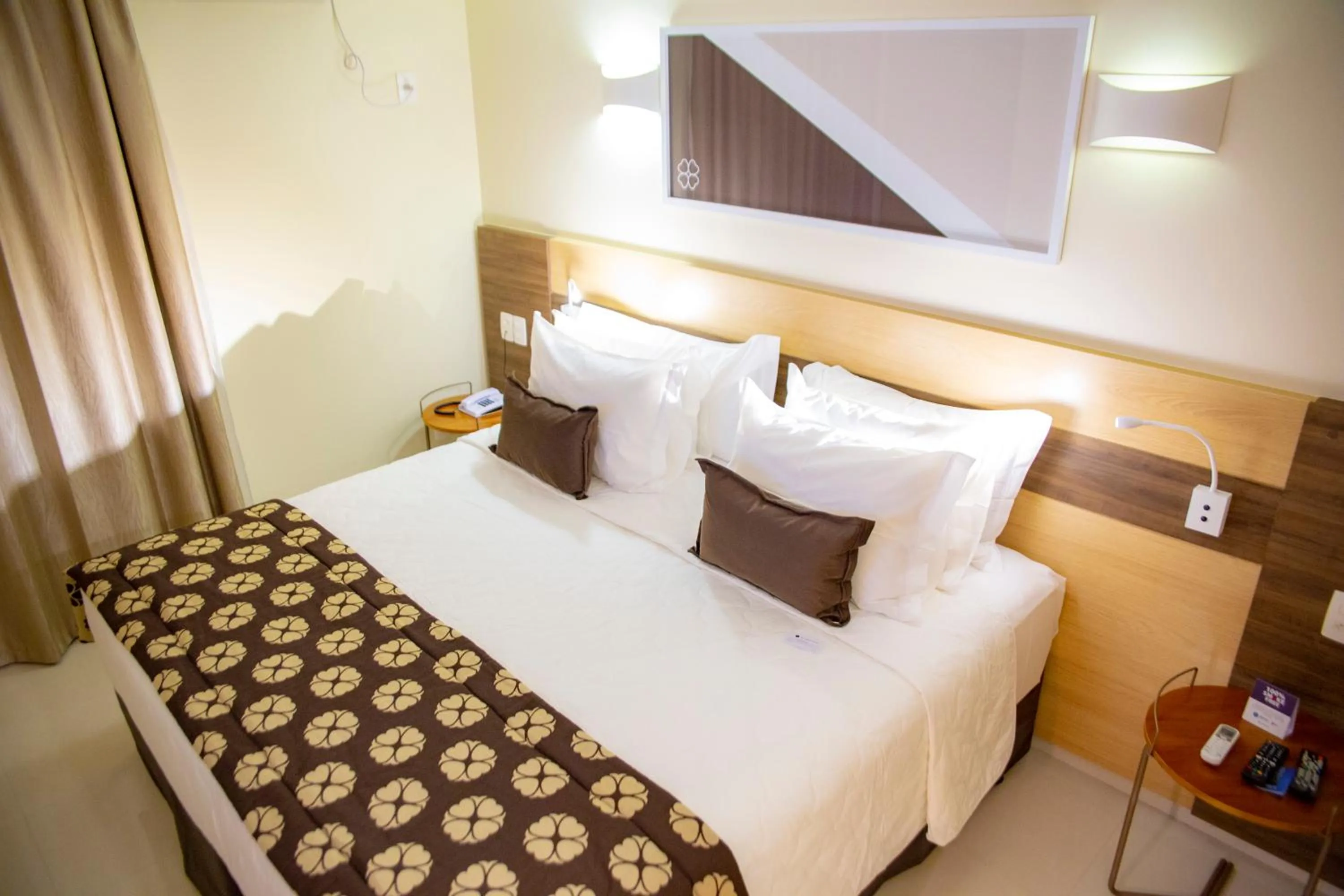 Bed in House Inn Hotel - Anashopping