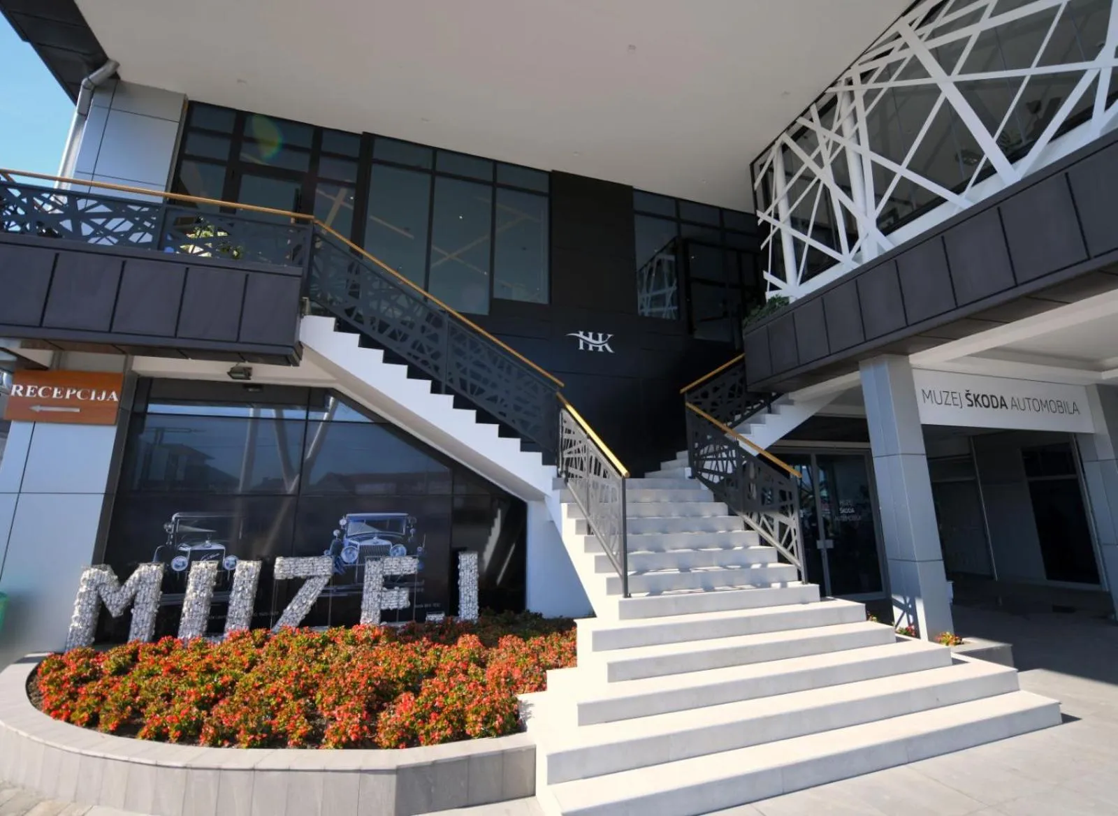 Facade/entrance in Hotel Kole