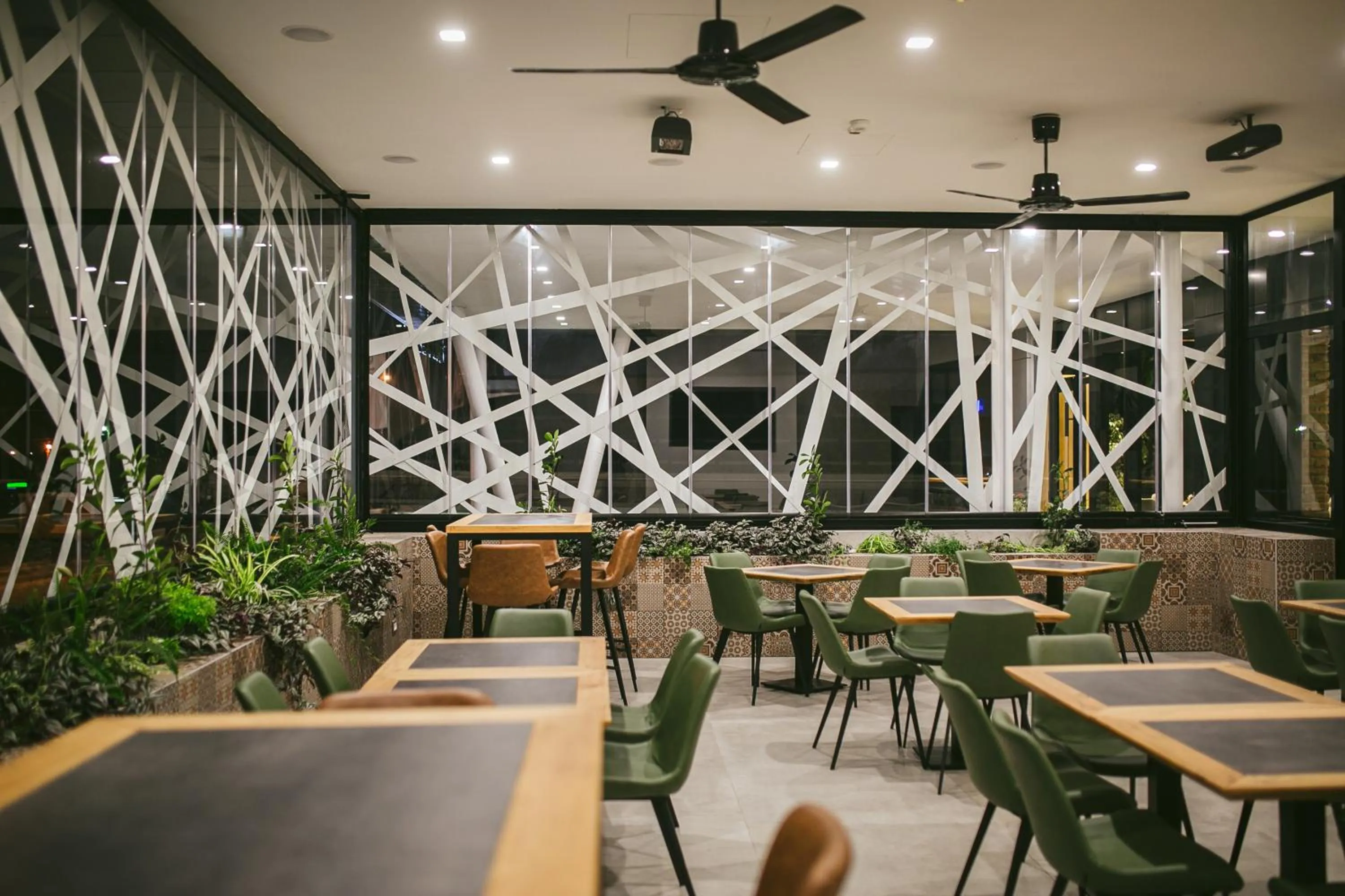 Restaurant/places to eat in Hotel Kole