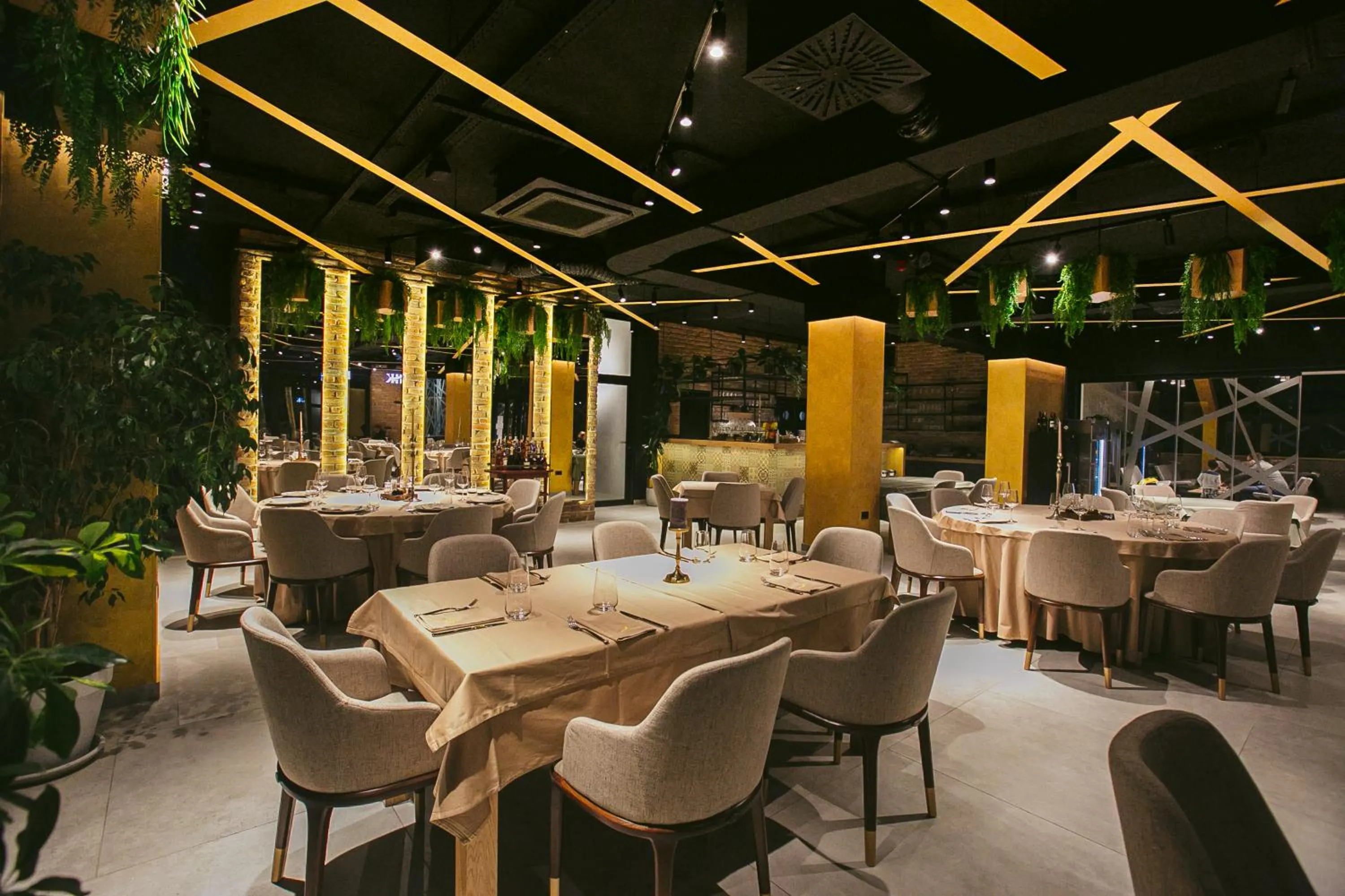 Restaurant/places to eat in Hotel Kole