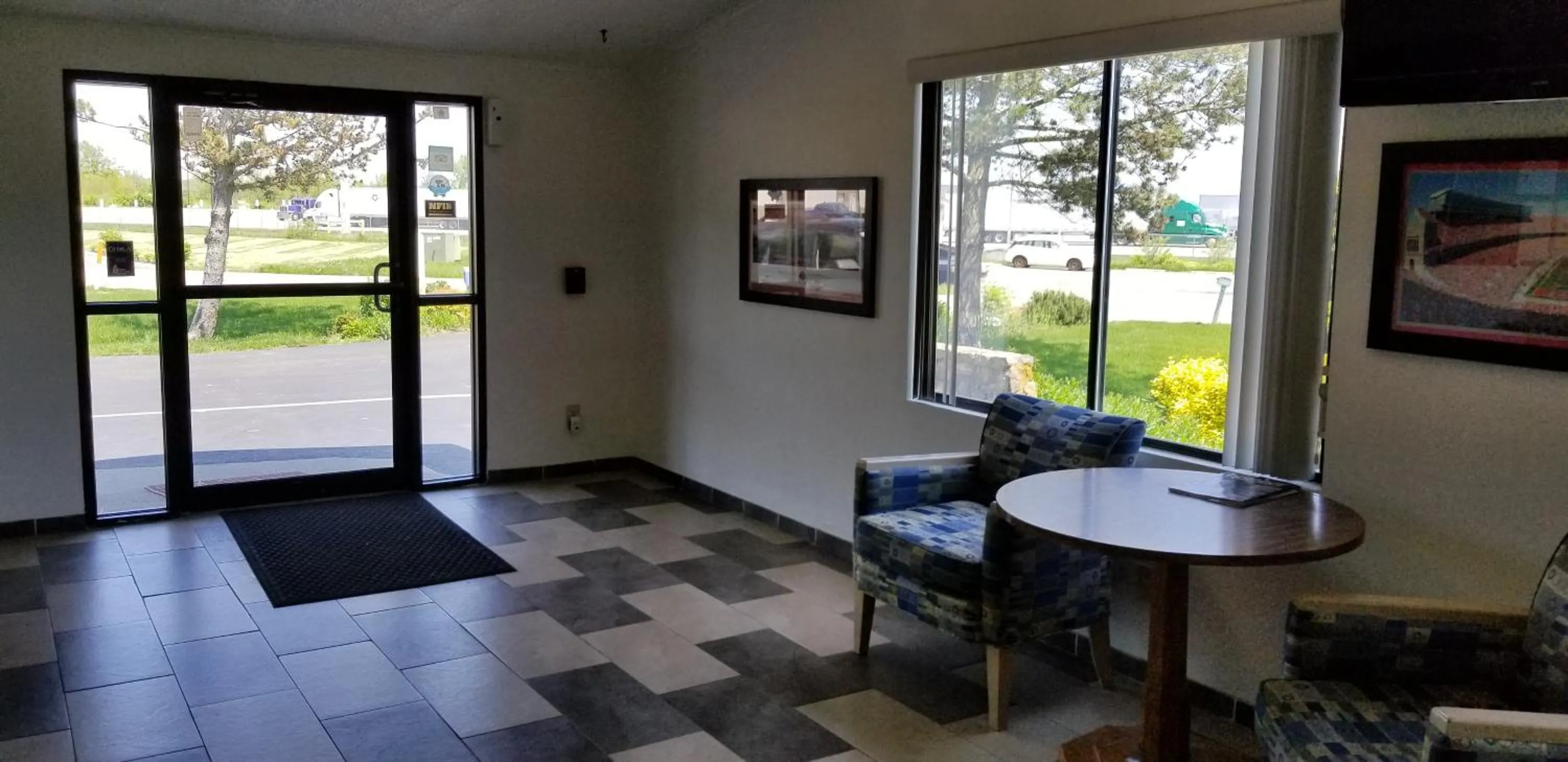 Lobby or reception in FairBridge Inn Express London