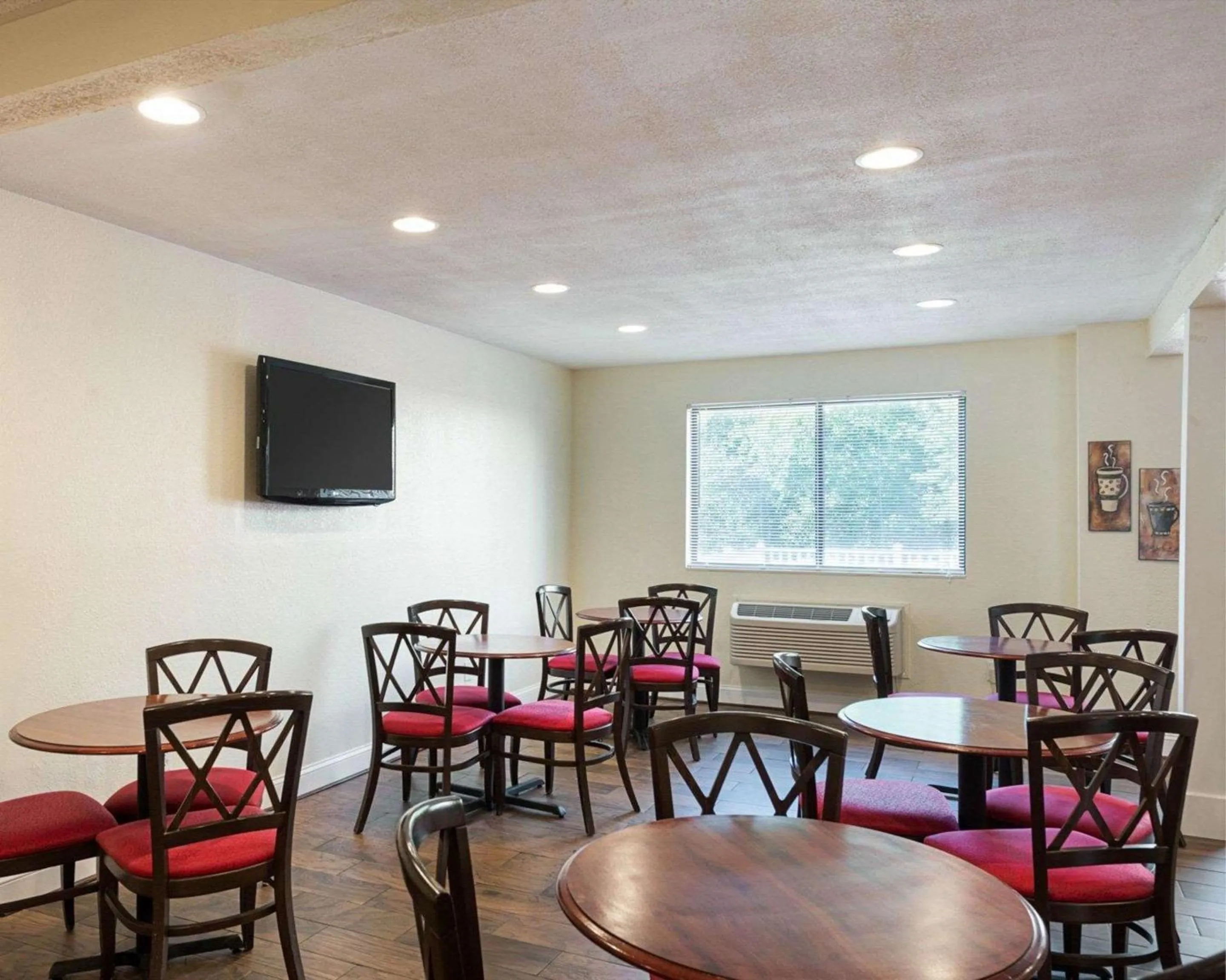 Breakfast in Remembrance Inn