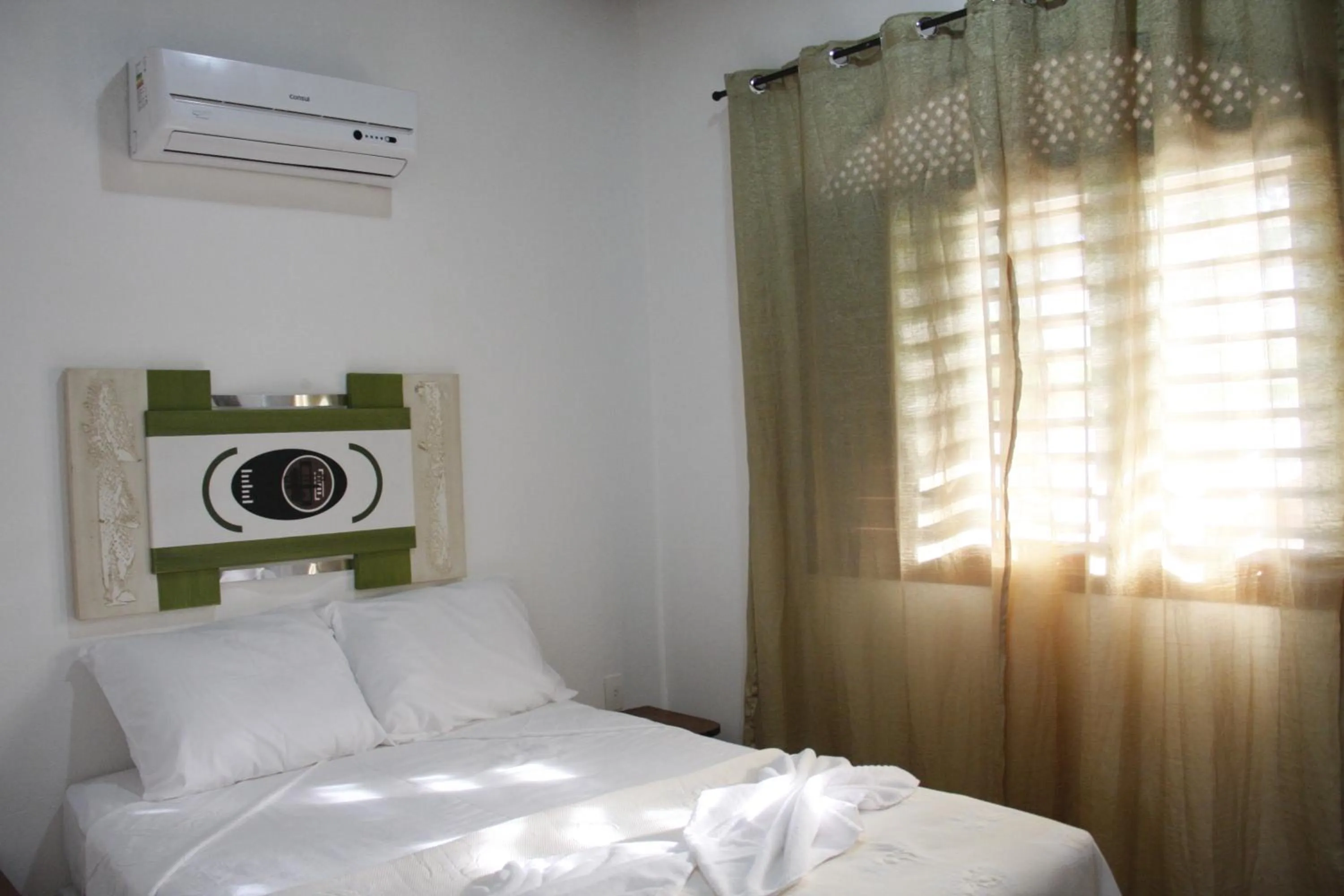 Photo of the whole room, Bed in Pousada Sol e Luna