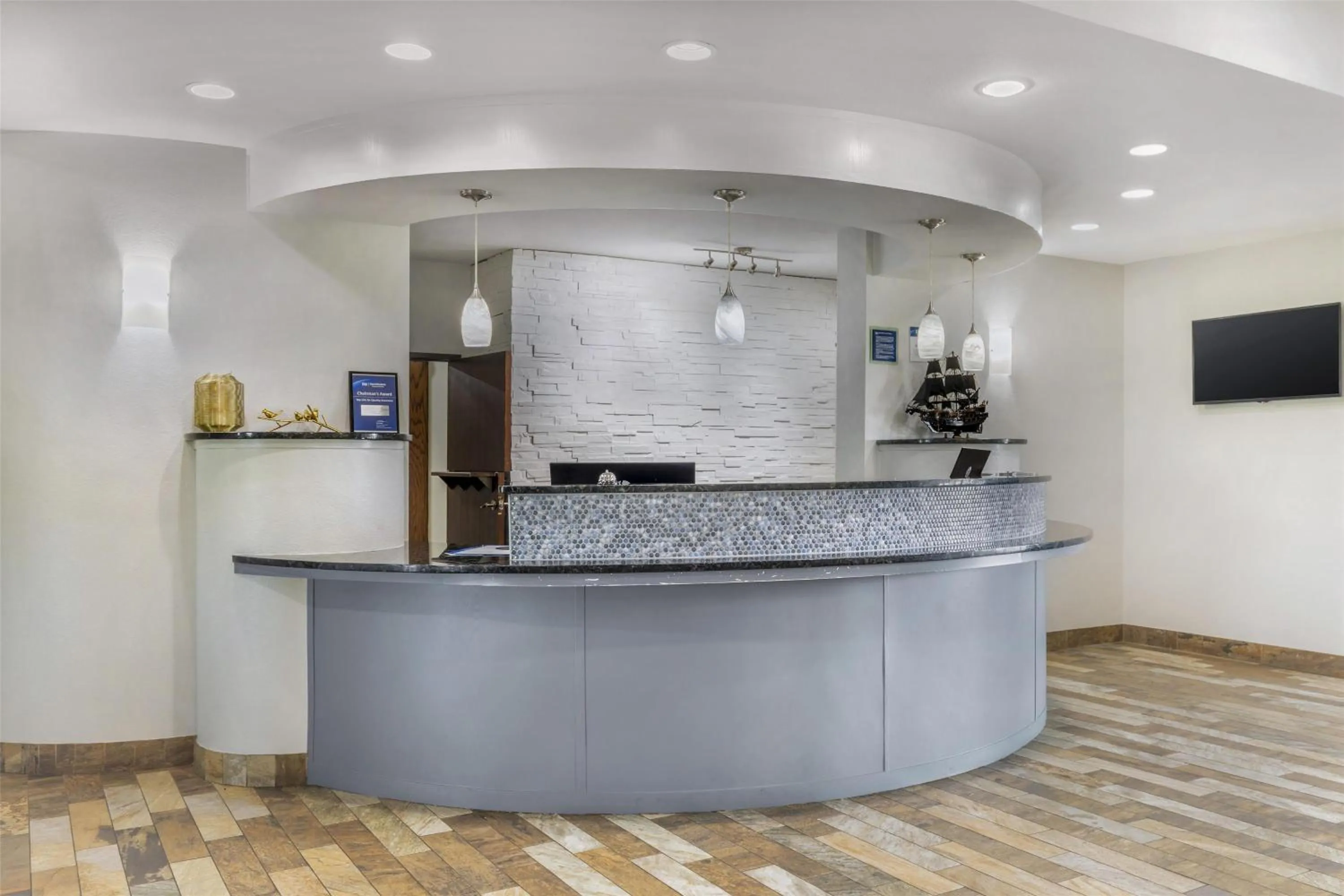 Lobby or reception in Best Western Plus Fort Worth Forest Hill Inn & Suites