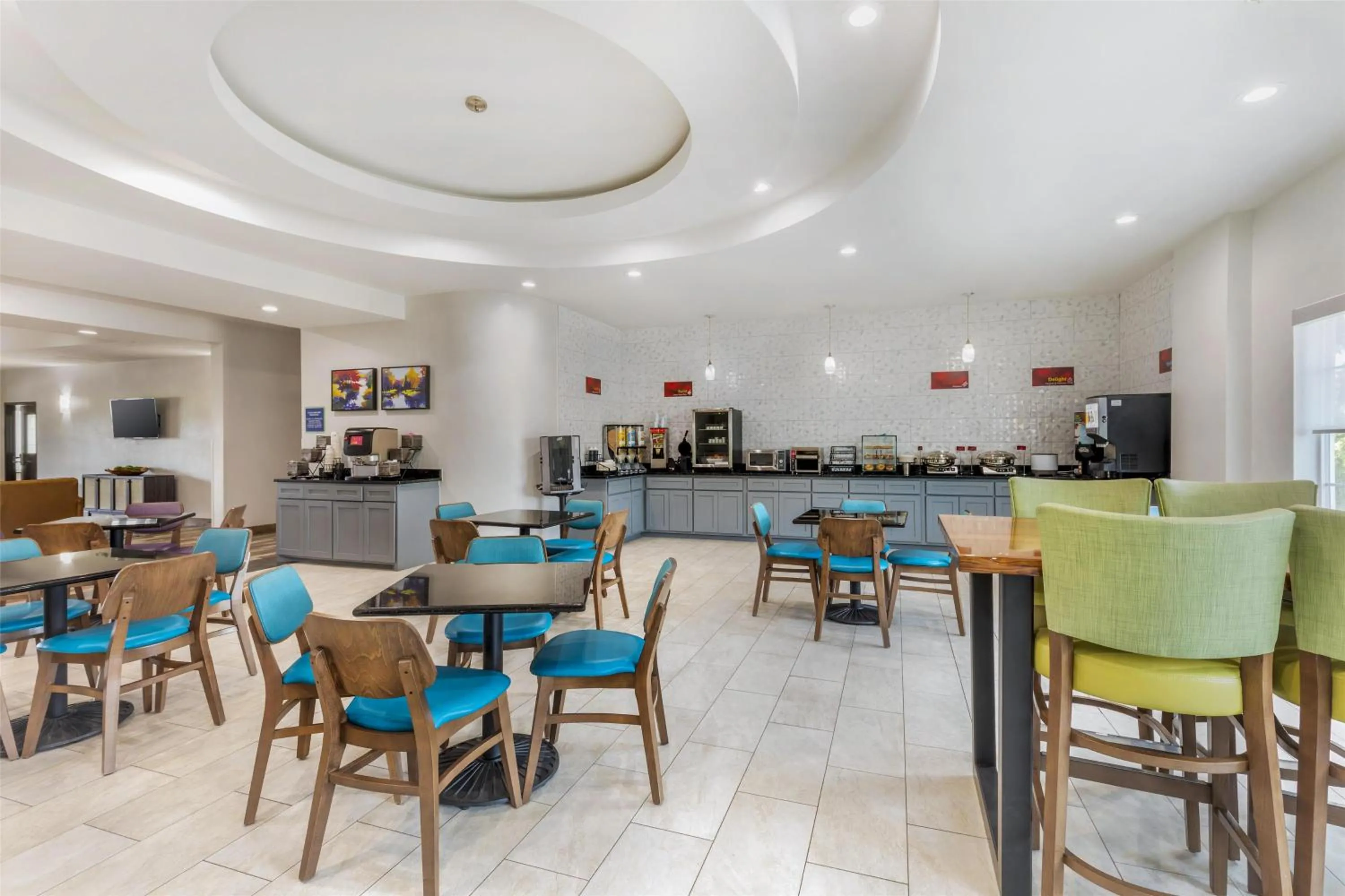 Breakfast in Best Western Plus Fort Worth Forest Hill Inn & Suites