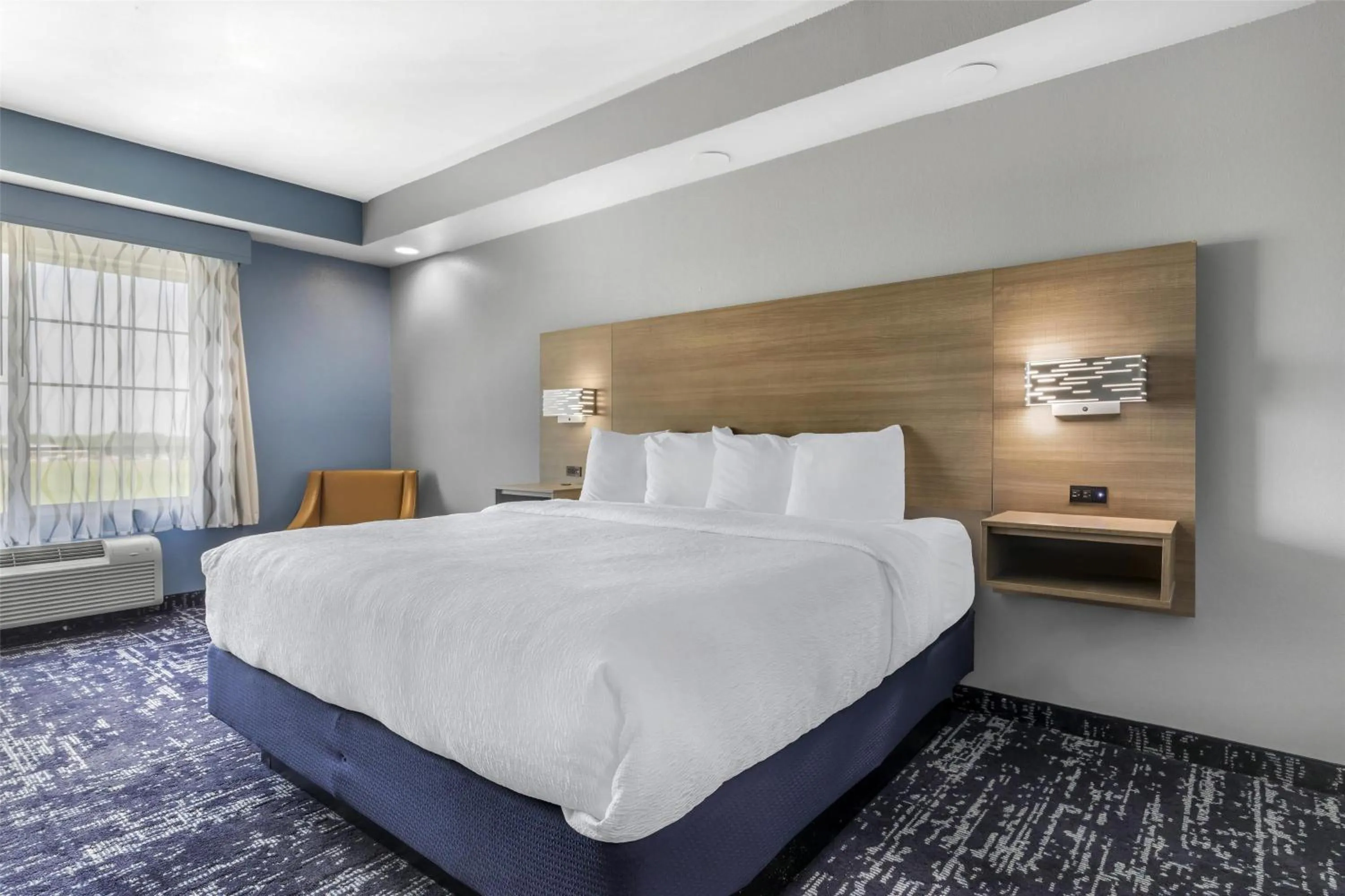 Bedroom, Bed in Best Western Plus Fort Worth Forest Hill Inn & Suites