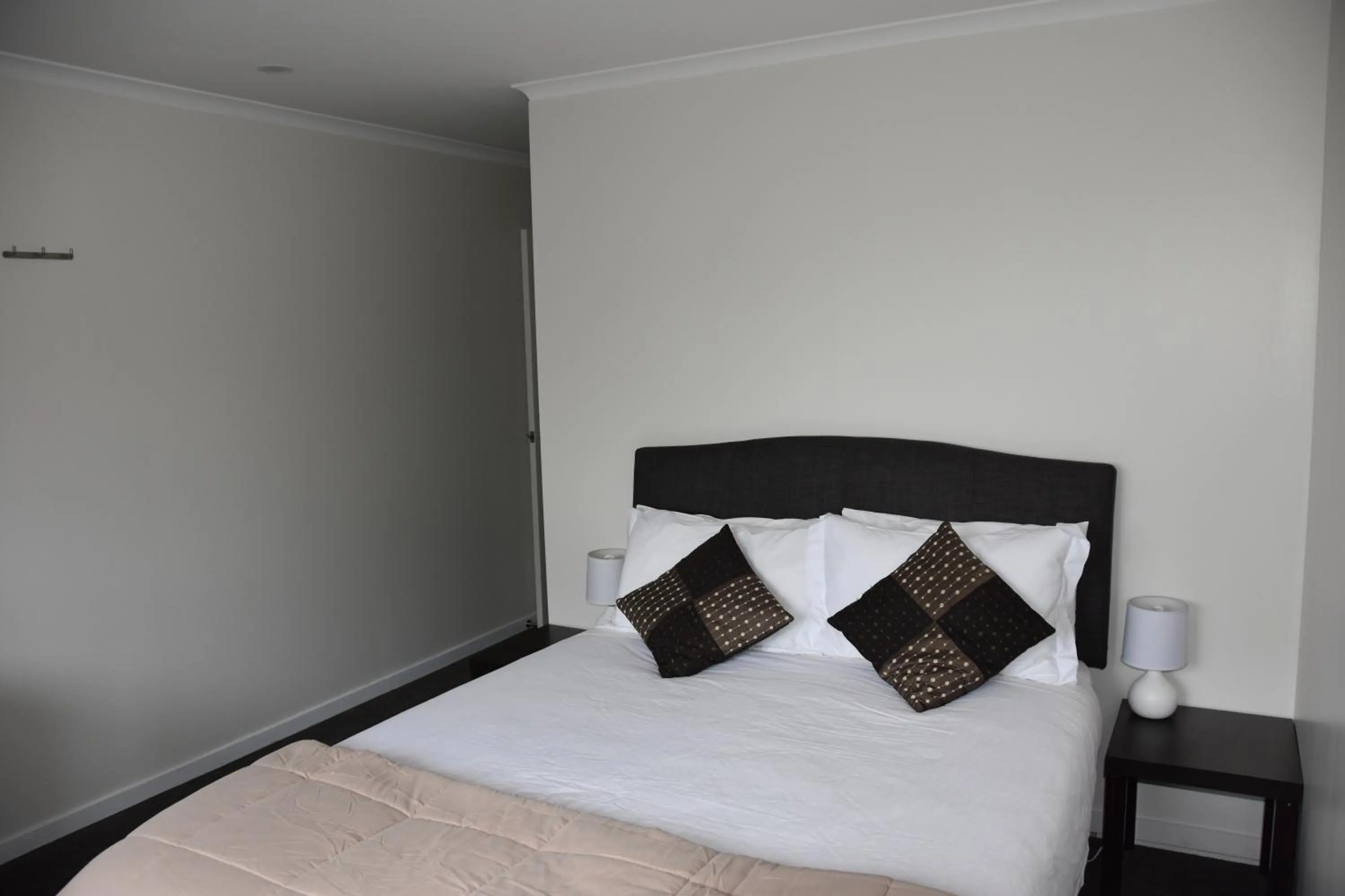 Bed in Summit Ridge Alpine Lodge