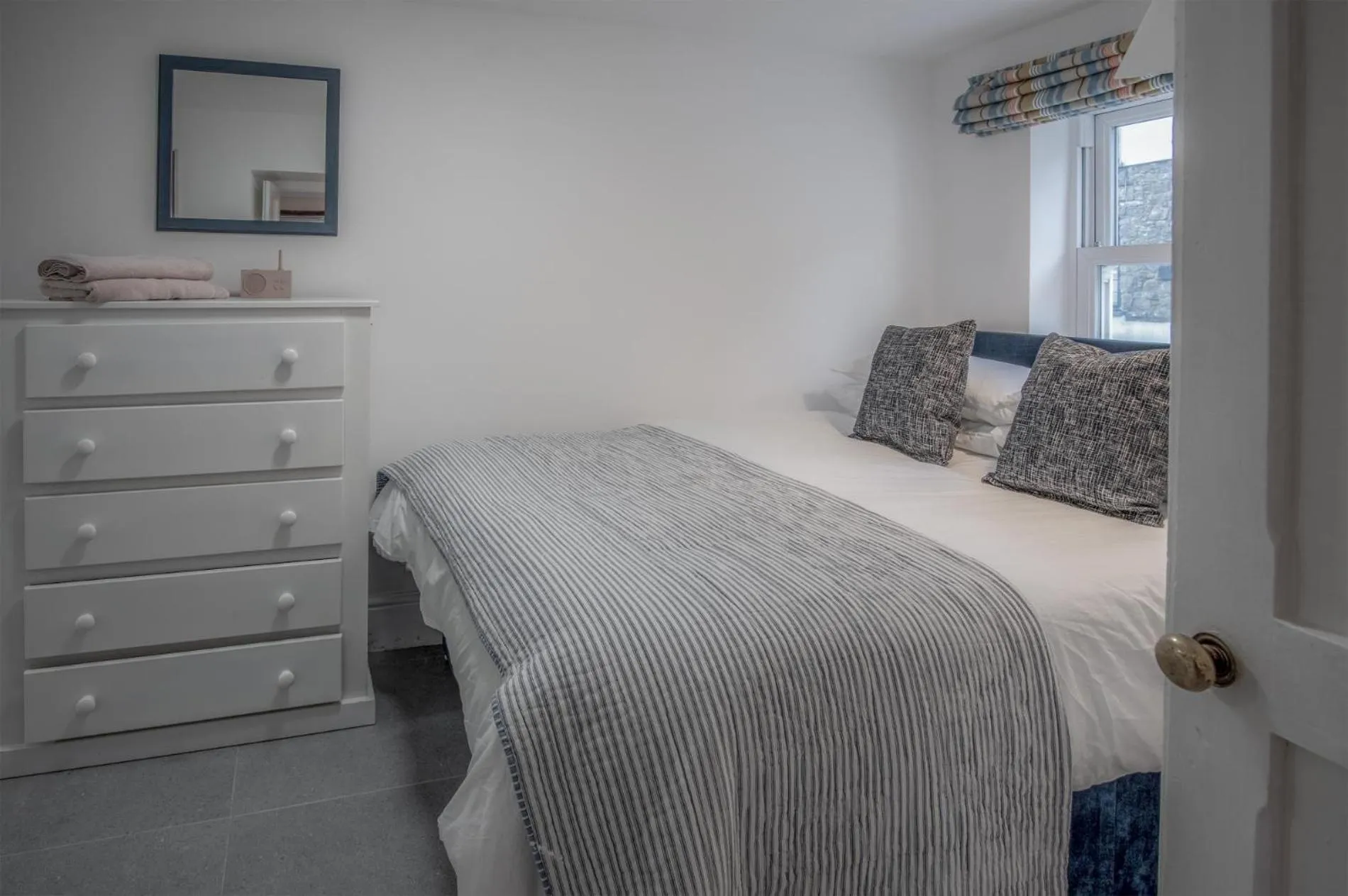 Floor plan, Bed in Caleb's Cottage - 4 Bedroom Cottage - Solva