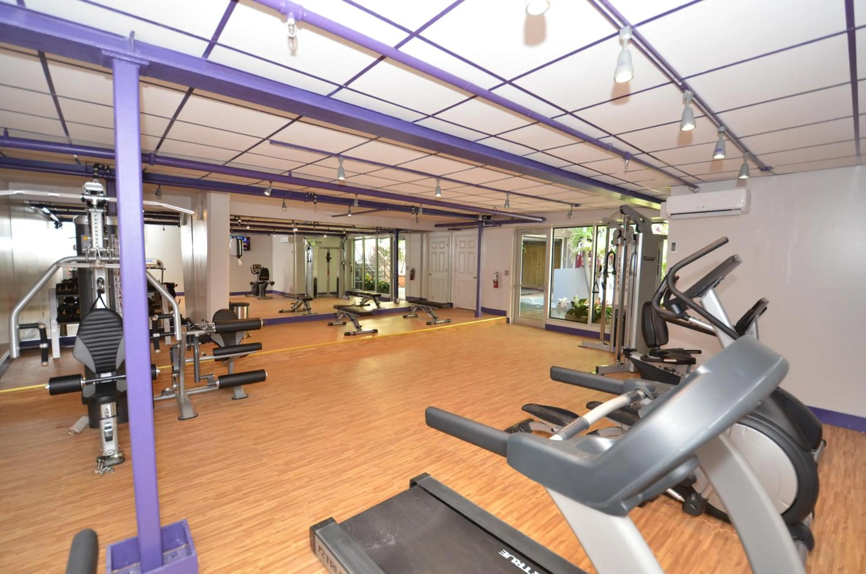 Fitness centre/facilities in Sea Club Ocean Resort