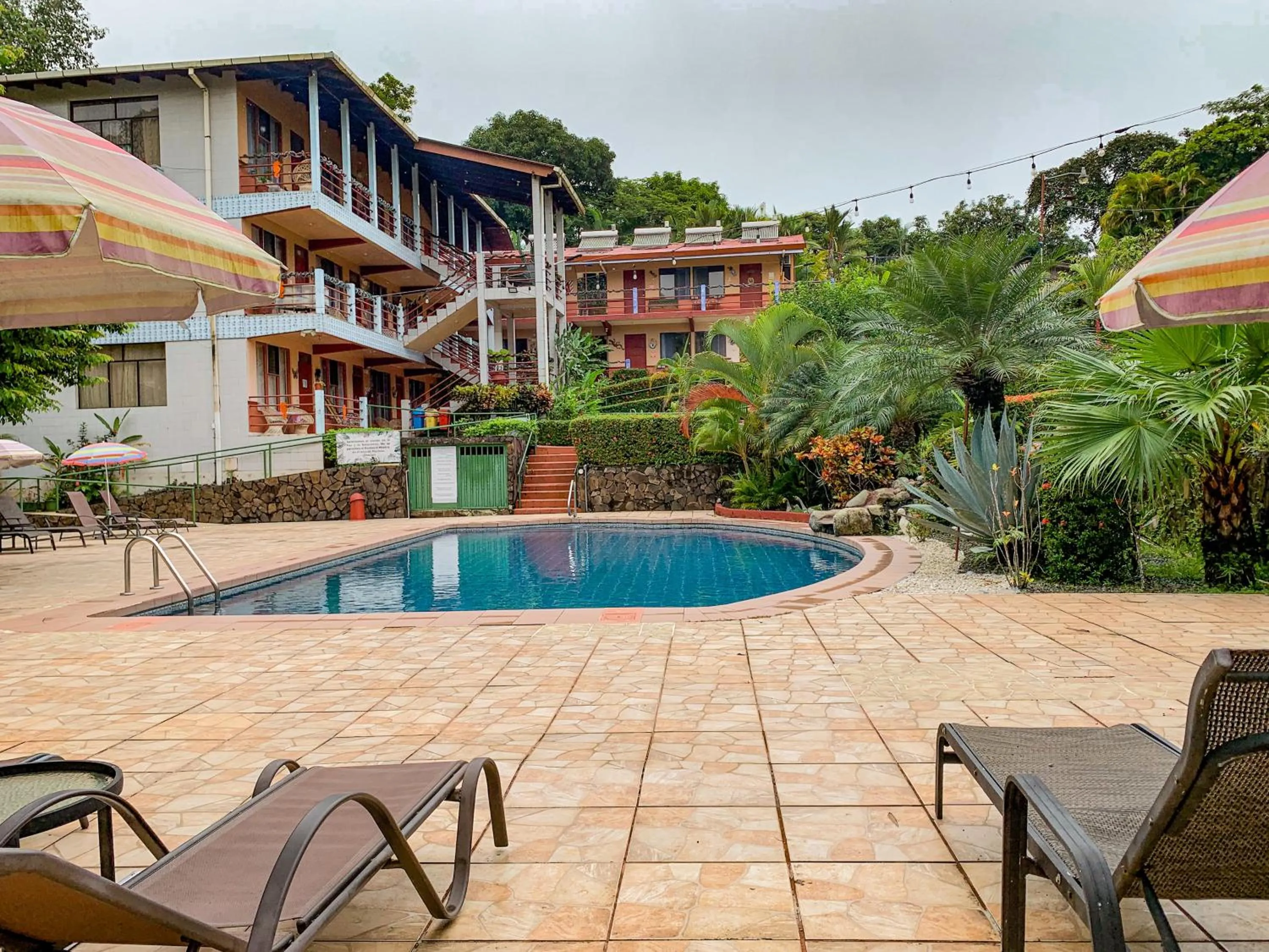 Swimming pool in Hotel Divisamar by LHR