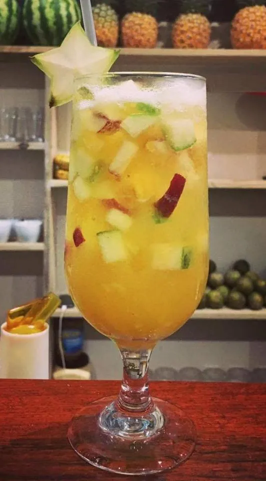 Restaurant/places to eat in Hotel Divisamar by LHR