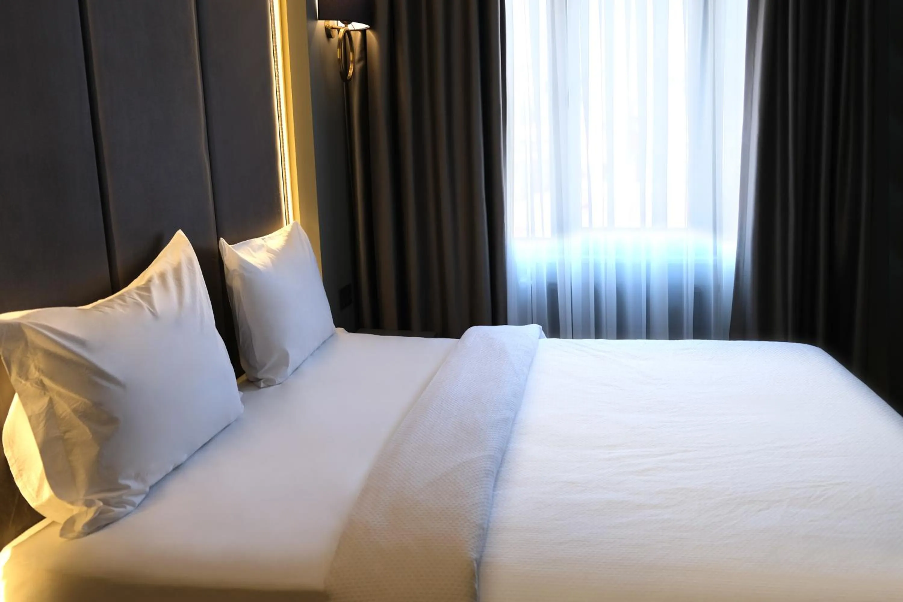 Bed in Dilens Bosphorus Hotel