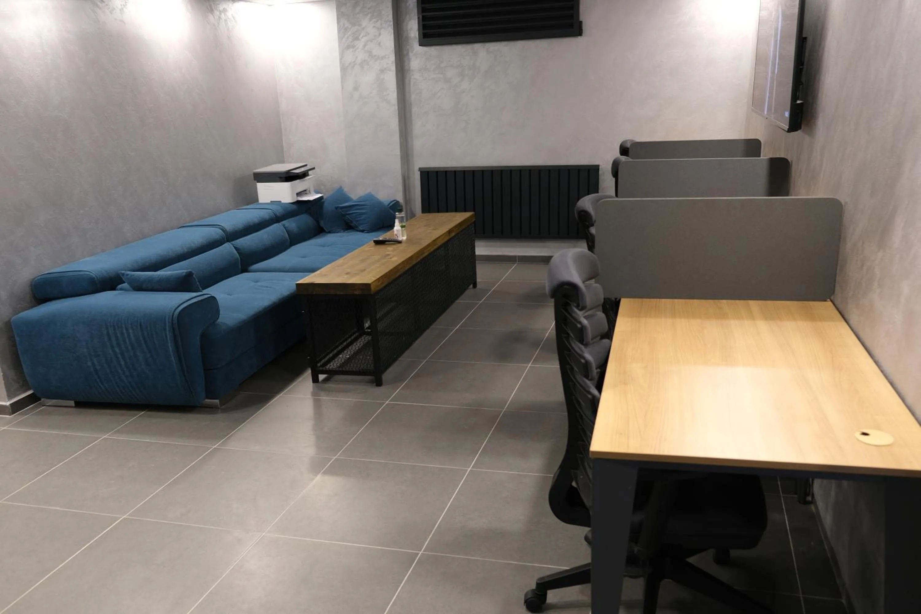 Communal lounge/ TV room in Dilens Bosphorus Hotel