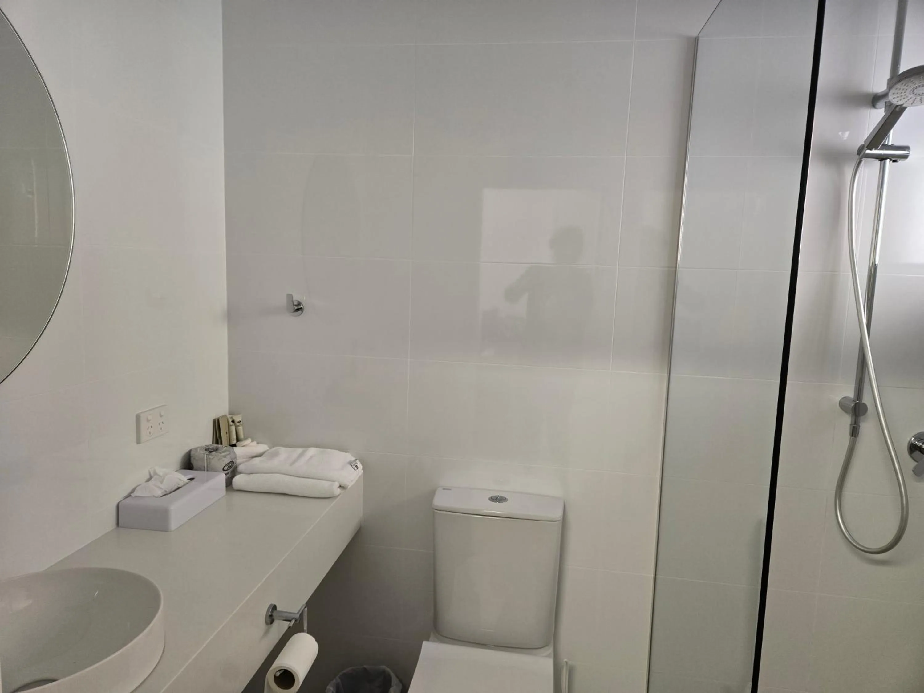 Toilet in Best Western Parkside Motor Inn