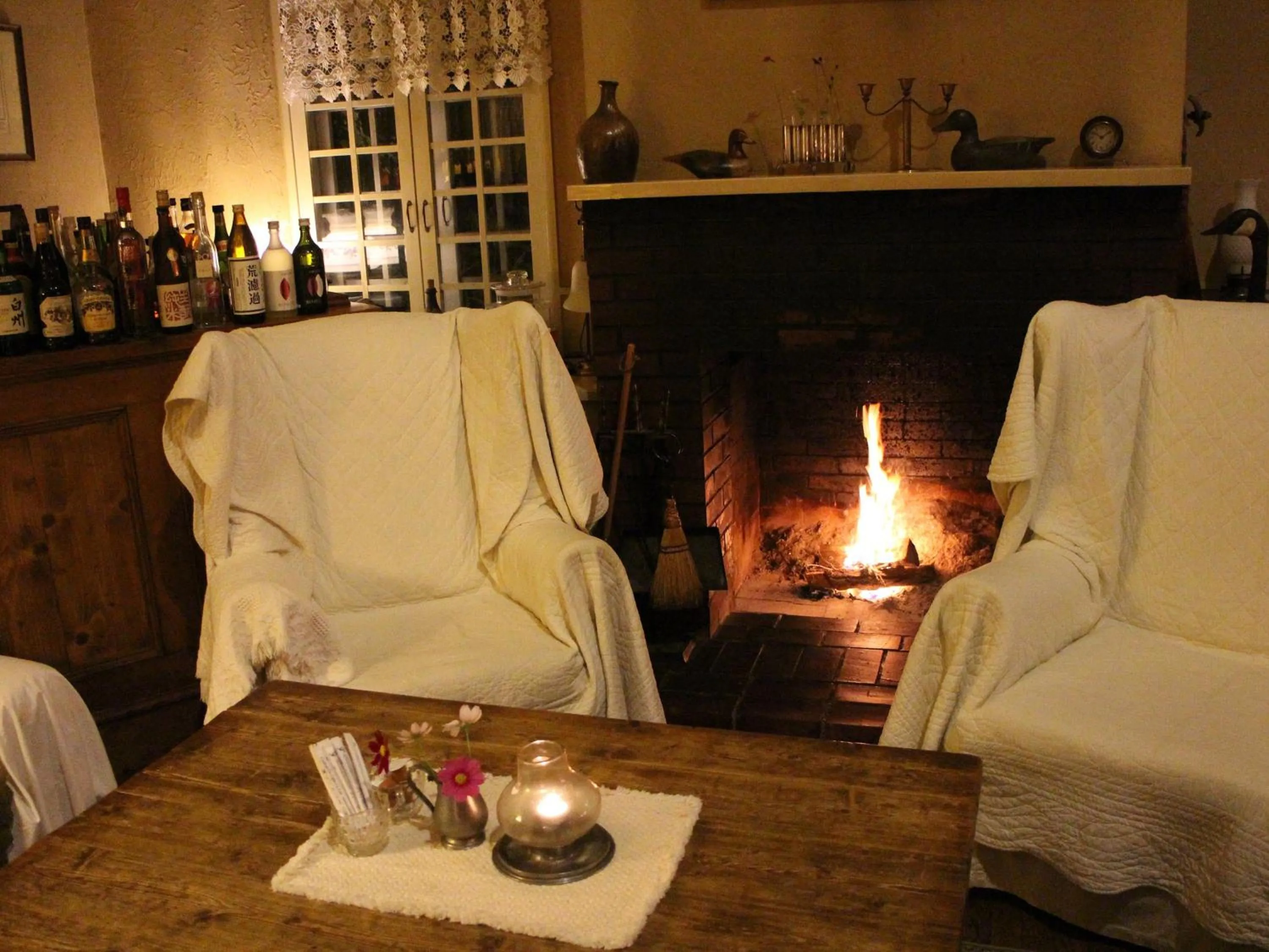 fireplace in Country Inn Orchard House