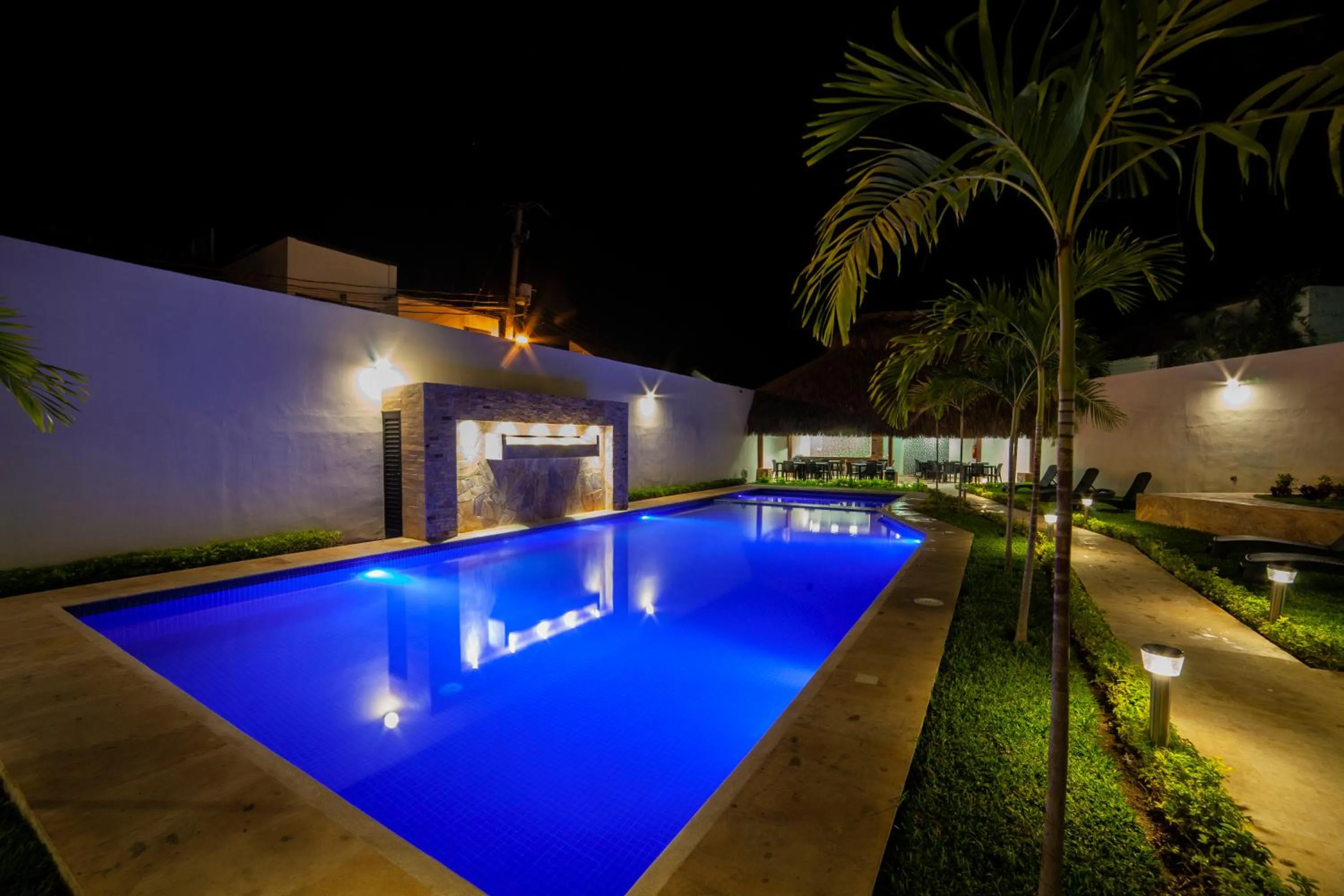 Swimming pool in Mayev Express