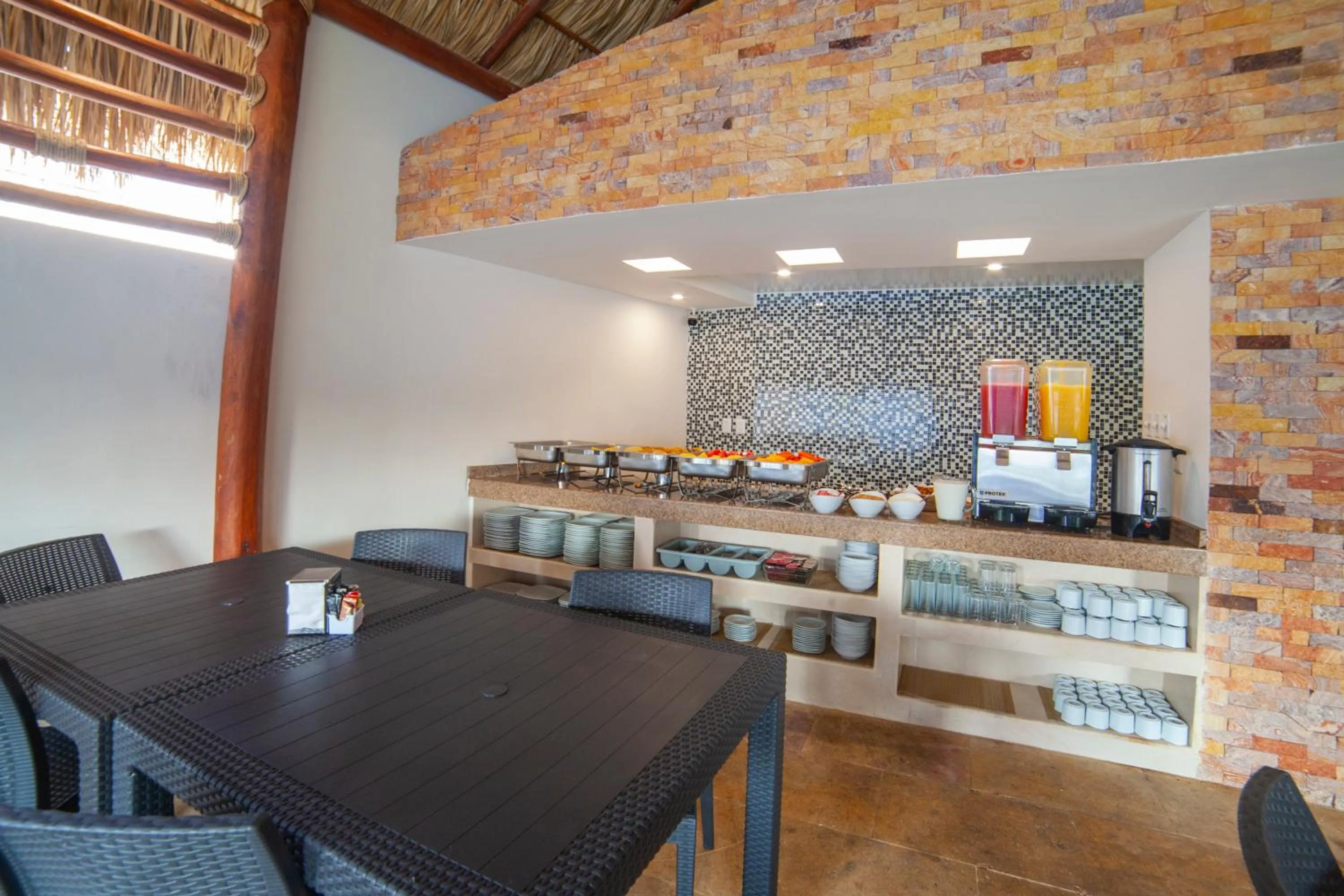 Restaurant/places to eat in Mayev Express