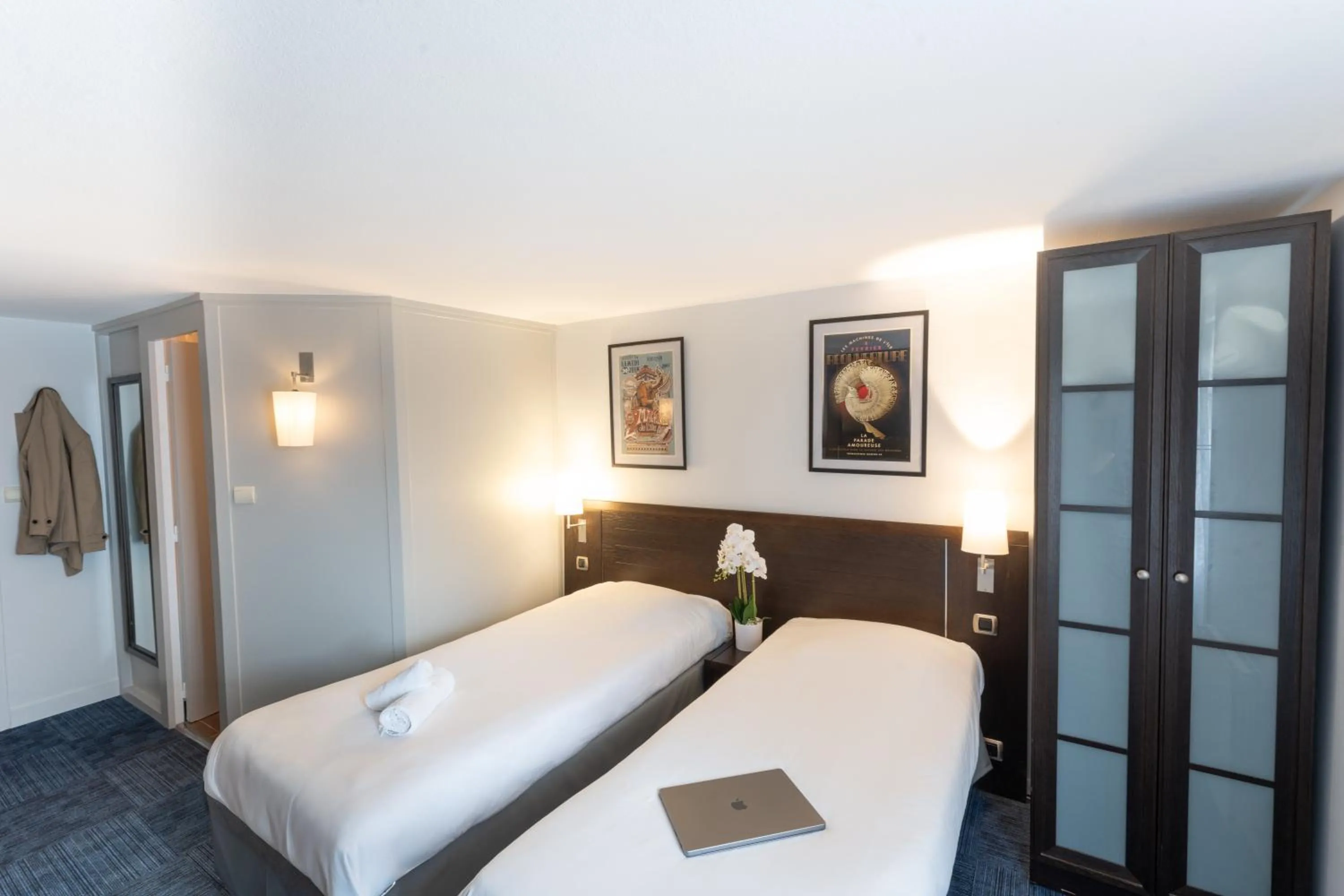 Bed in Hôtel Inn Design Resto Novo Carquefou