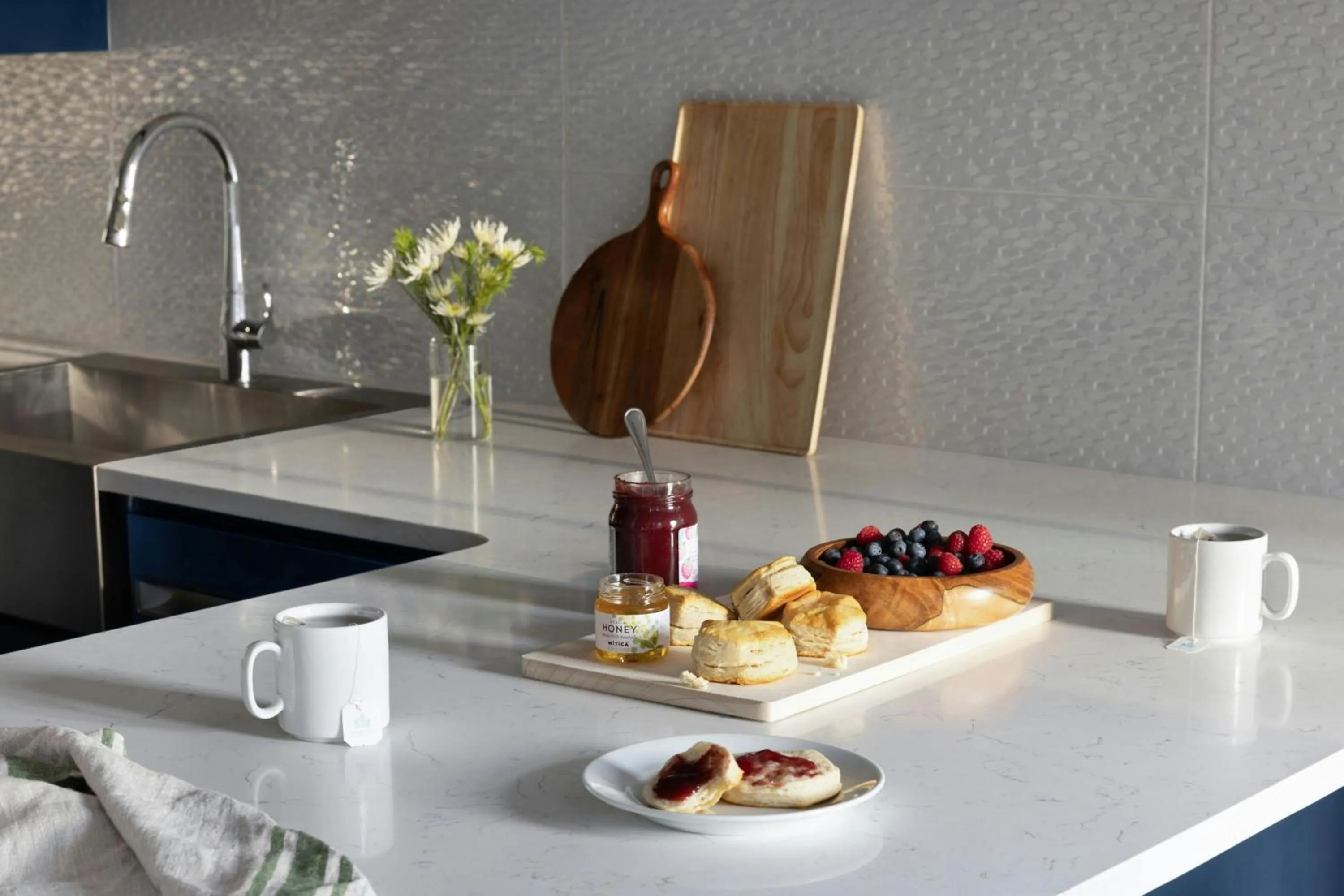 Kitchen or kitchenette in Sonder by Marriott Bonvoy Dovetail Apartments Downtown