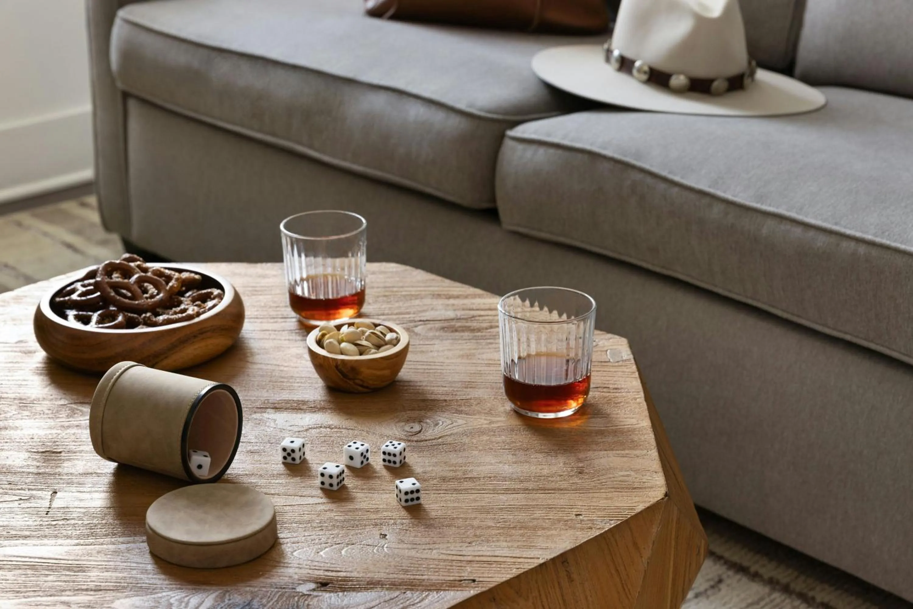 Living room in Sonder by Marriott Bonvoy Dovetail Apartments Downtown
