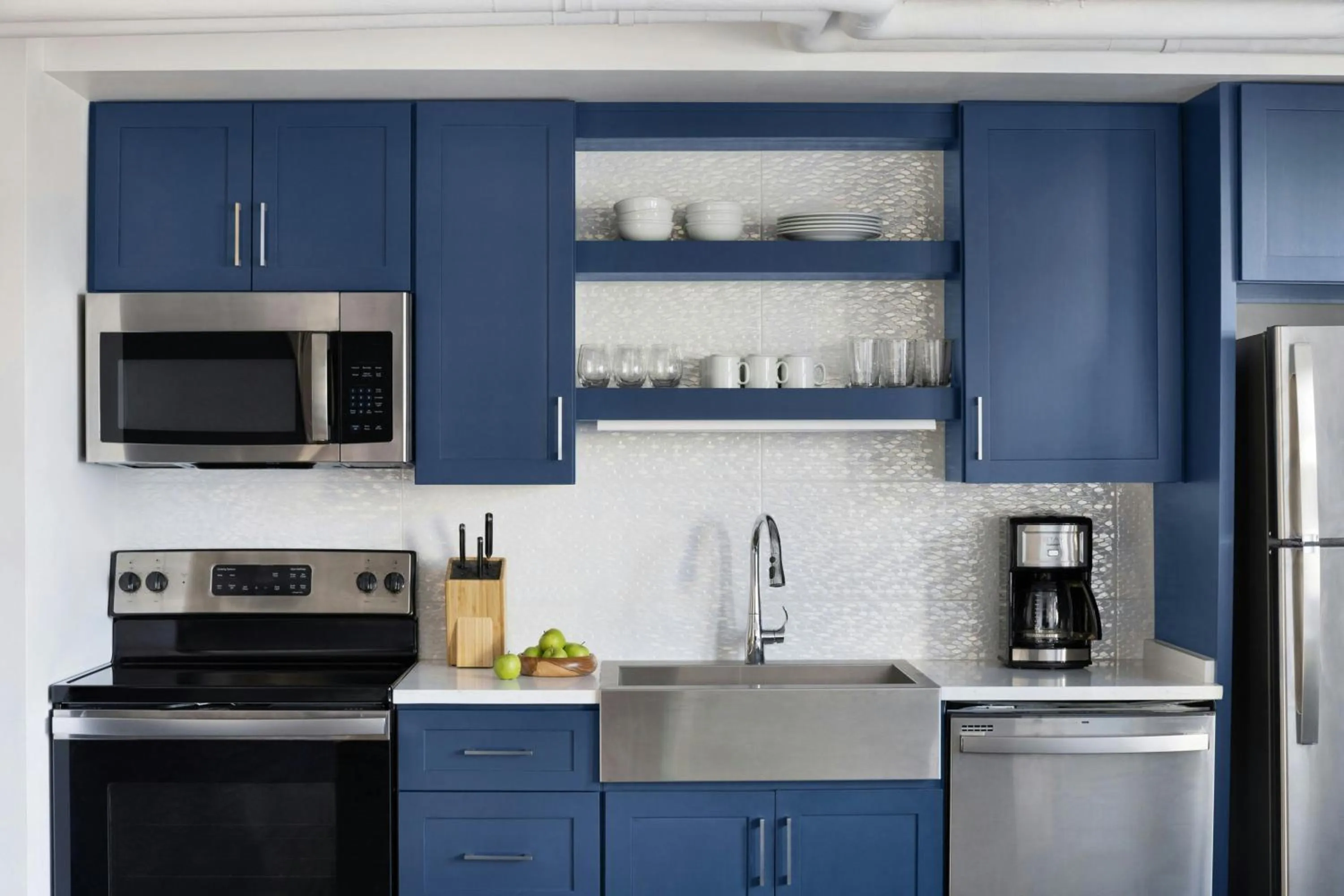 Kitchen or kitchenette in Sonder by Marriott Bonvoy Dovetail Apartments Downtown