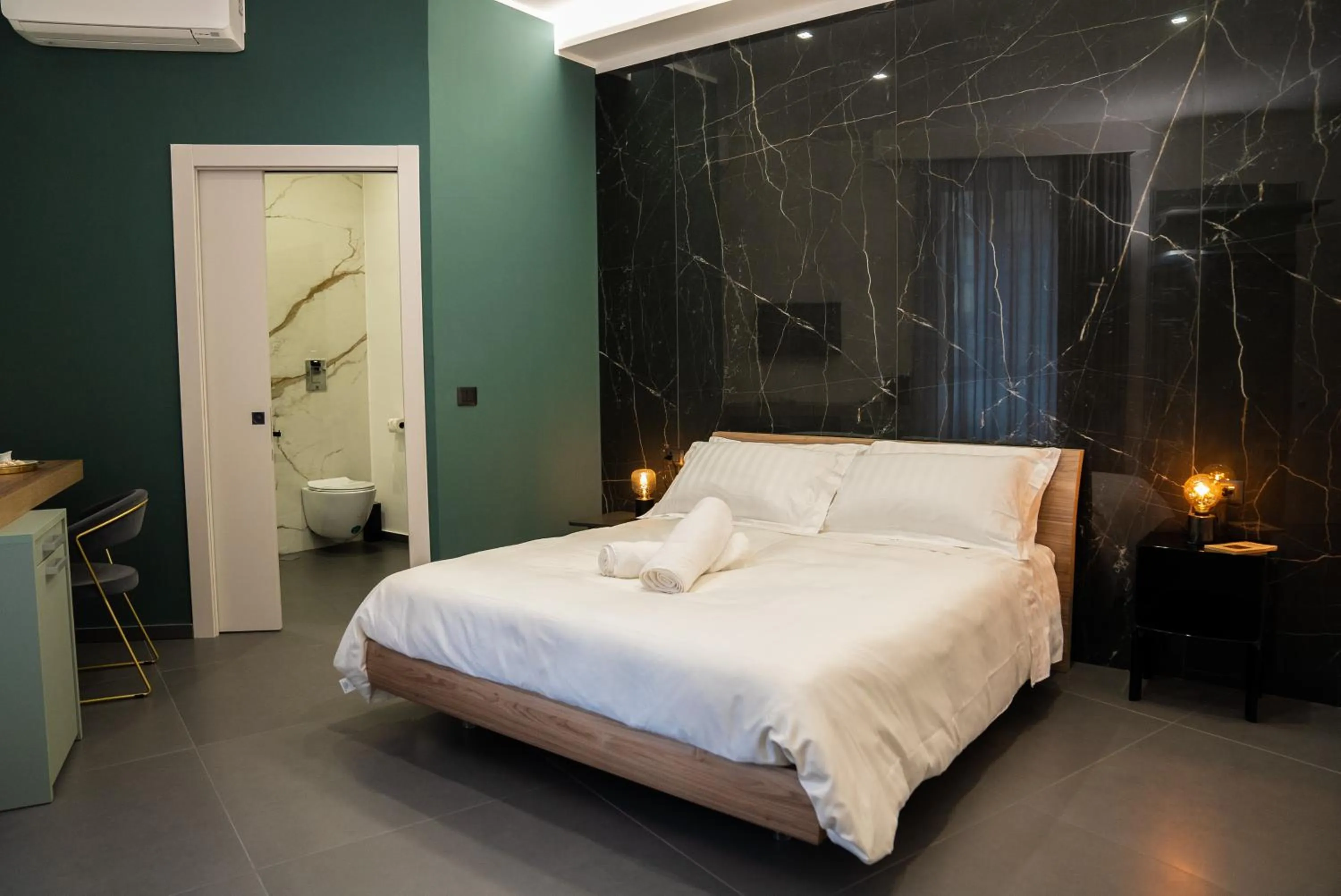 Photo of the whole room, Bed in Hart Boutique Hotel