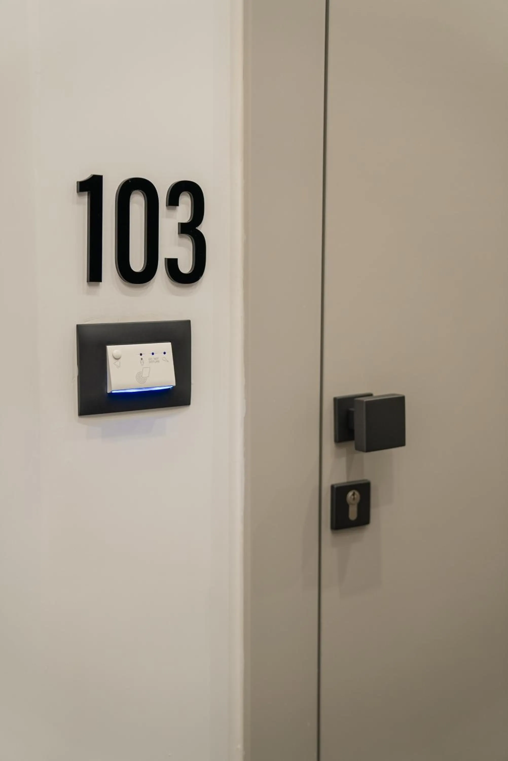 Logo/Certificate/Sign in Hart Boutique Hotel