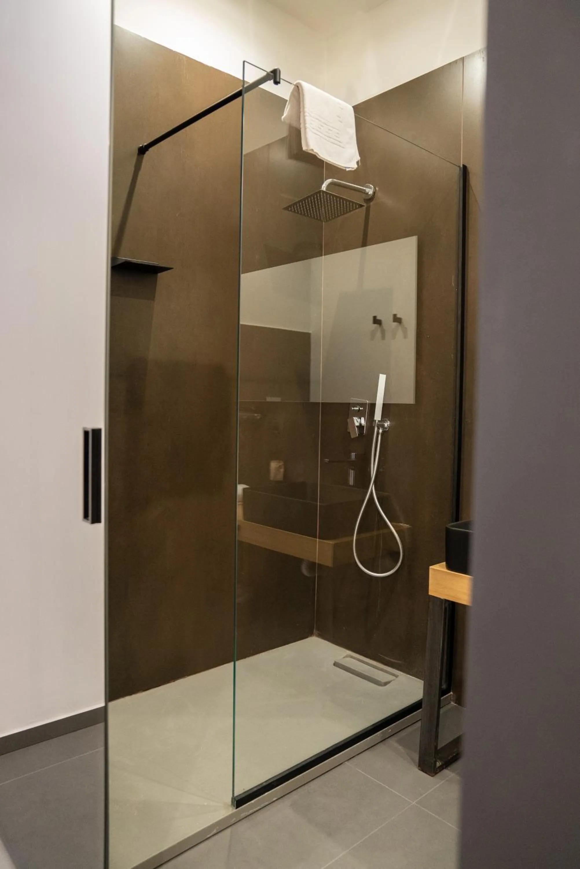 Shower in Hart Boutique Hotel