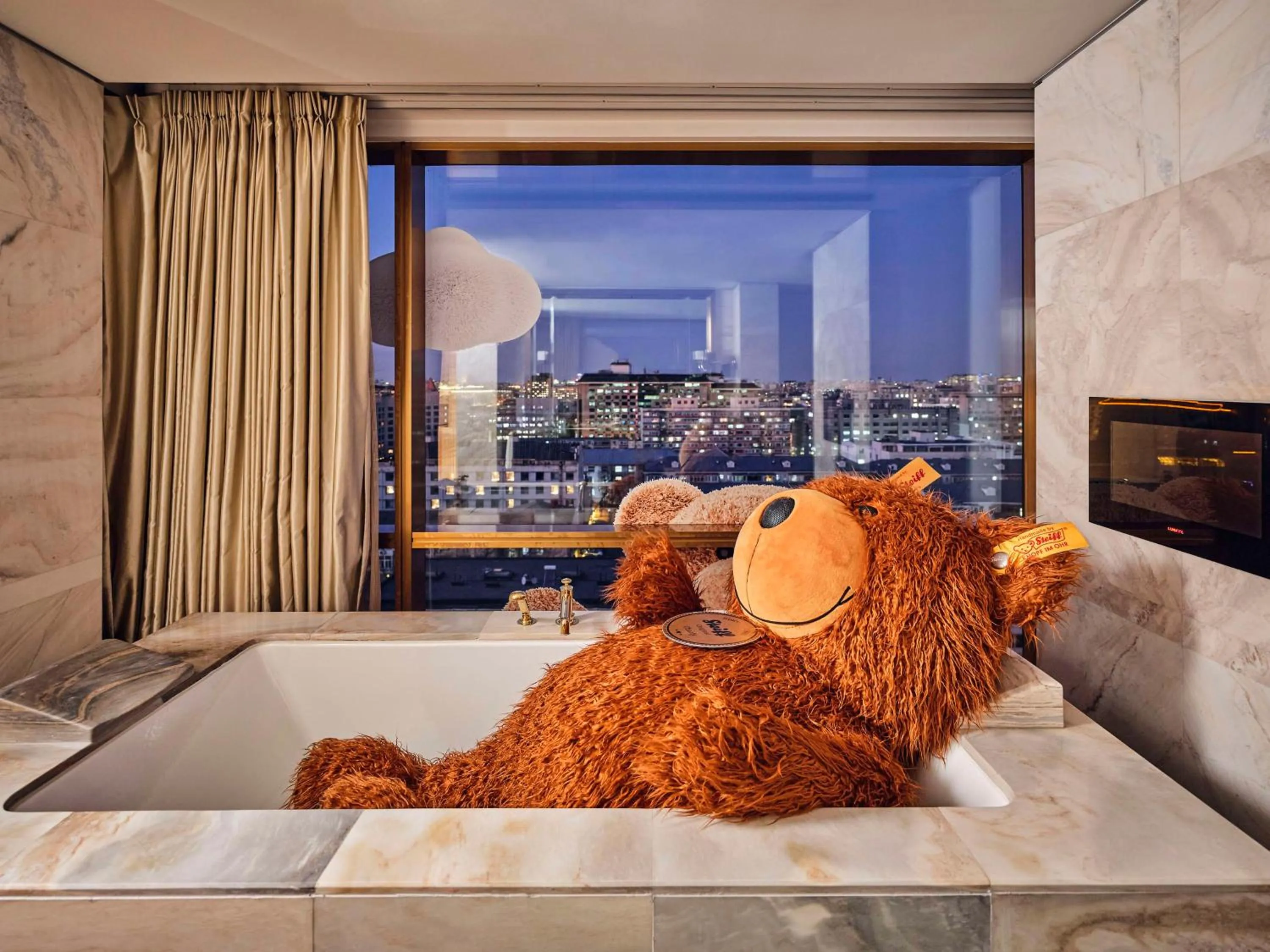 Bathroom, Bed in Waldorf Astoria Beijing