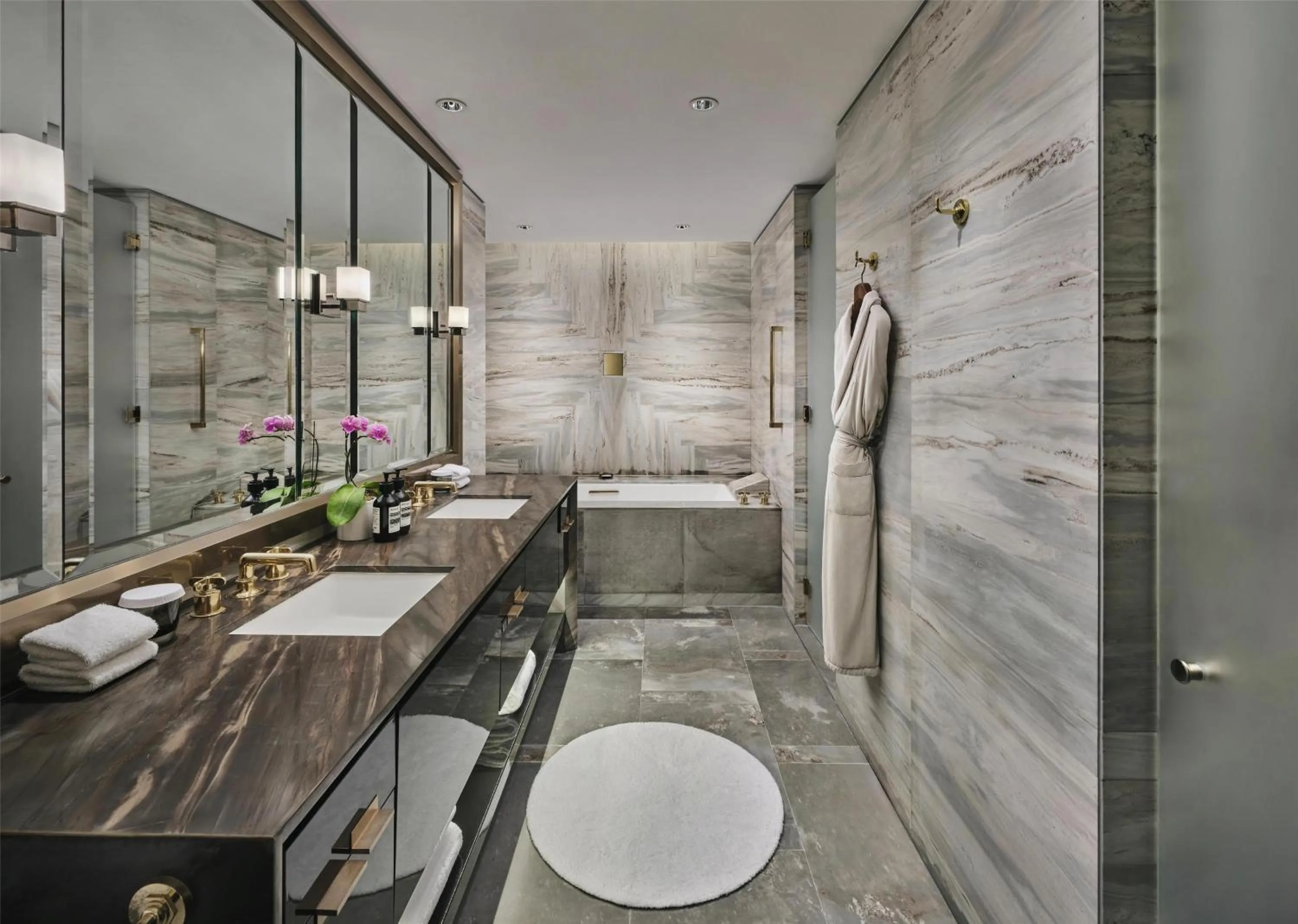 Bathroom in Waldorf Astoria Beijing