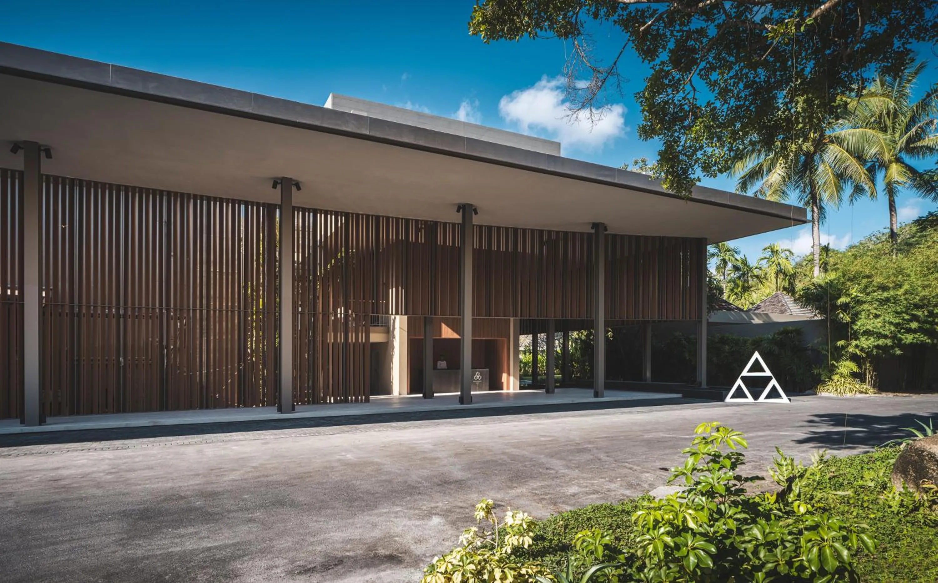 Restaurant/places to eat in Anantara Layan Phuket Resort