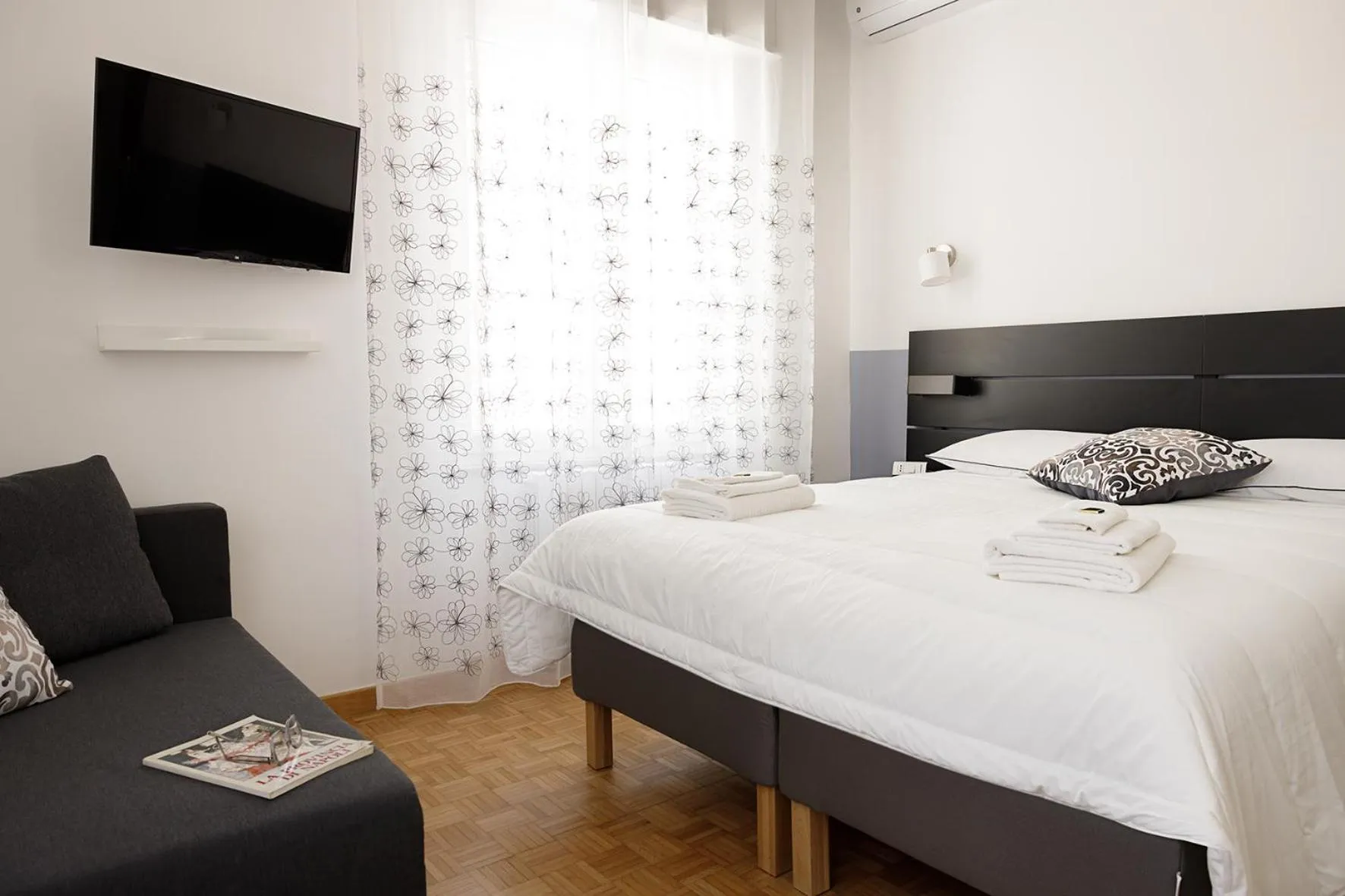 Bedroom, Bed in G&G Napoli