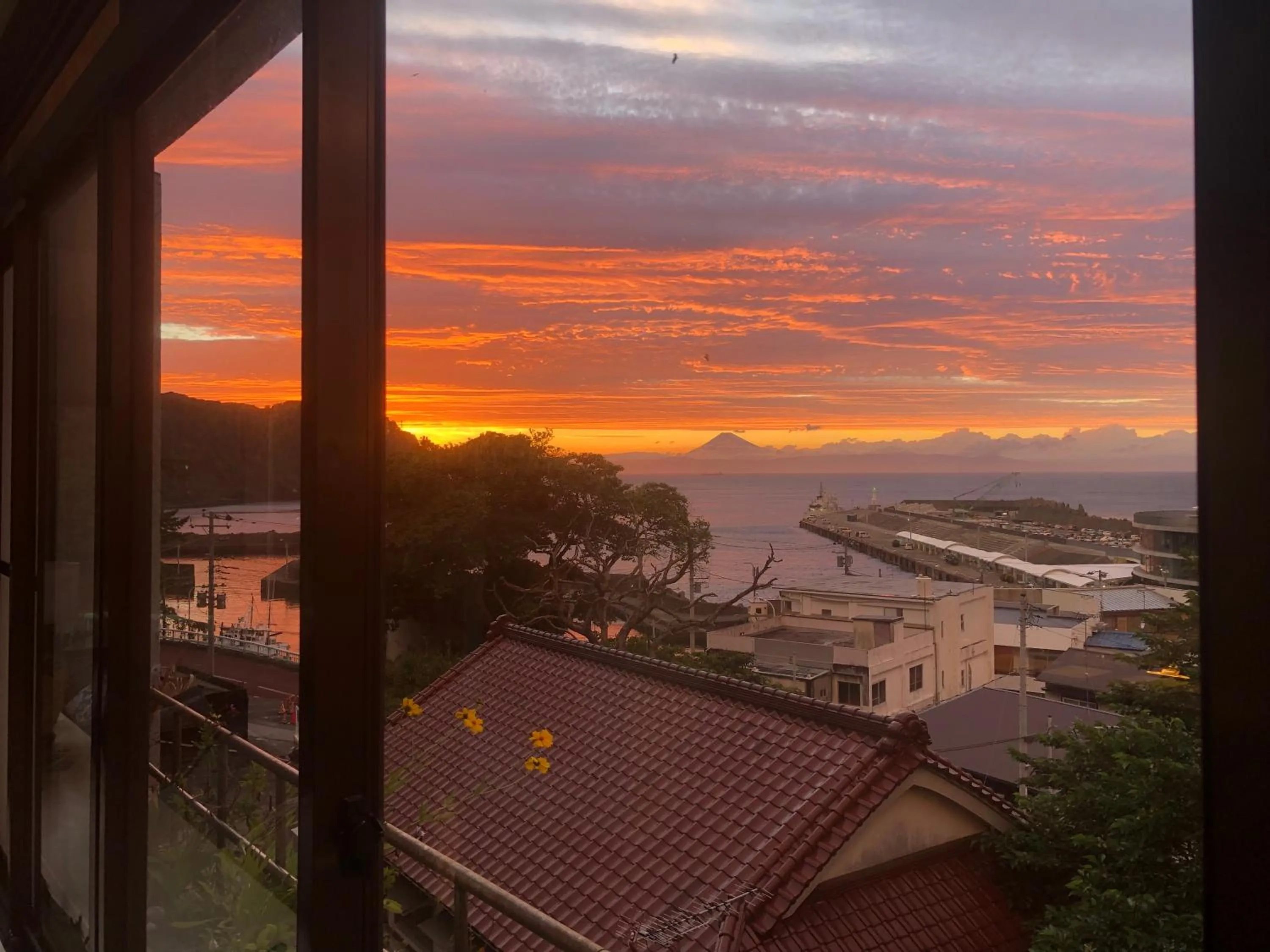 Sunset in Hotel MOANA絶景オーシャンビューカフェラウンジ朝食付き