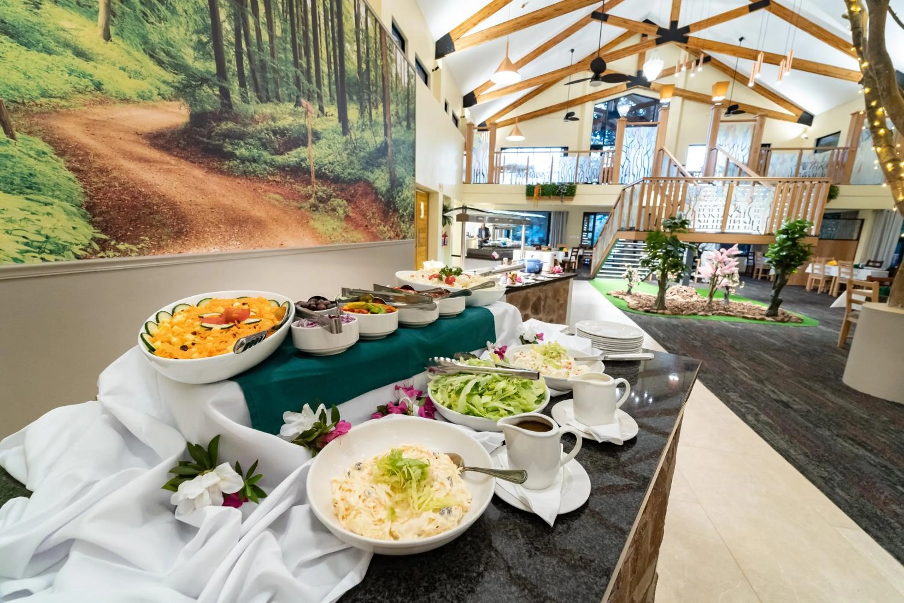 Restaurant/places to eat in Gooderson Monks Cowl Golf Resort