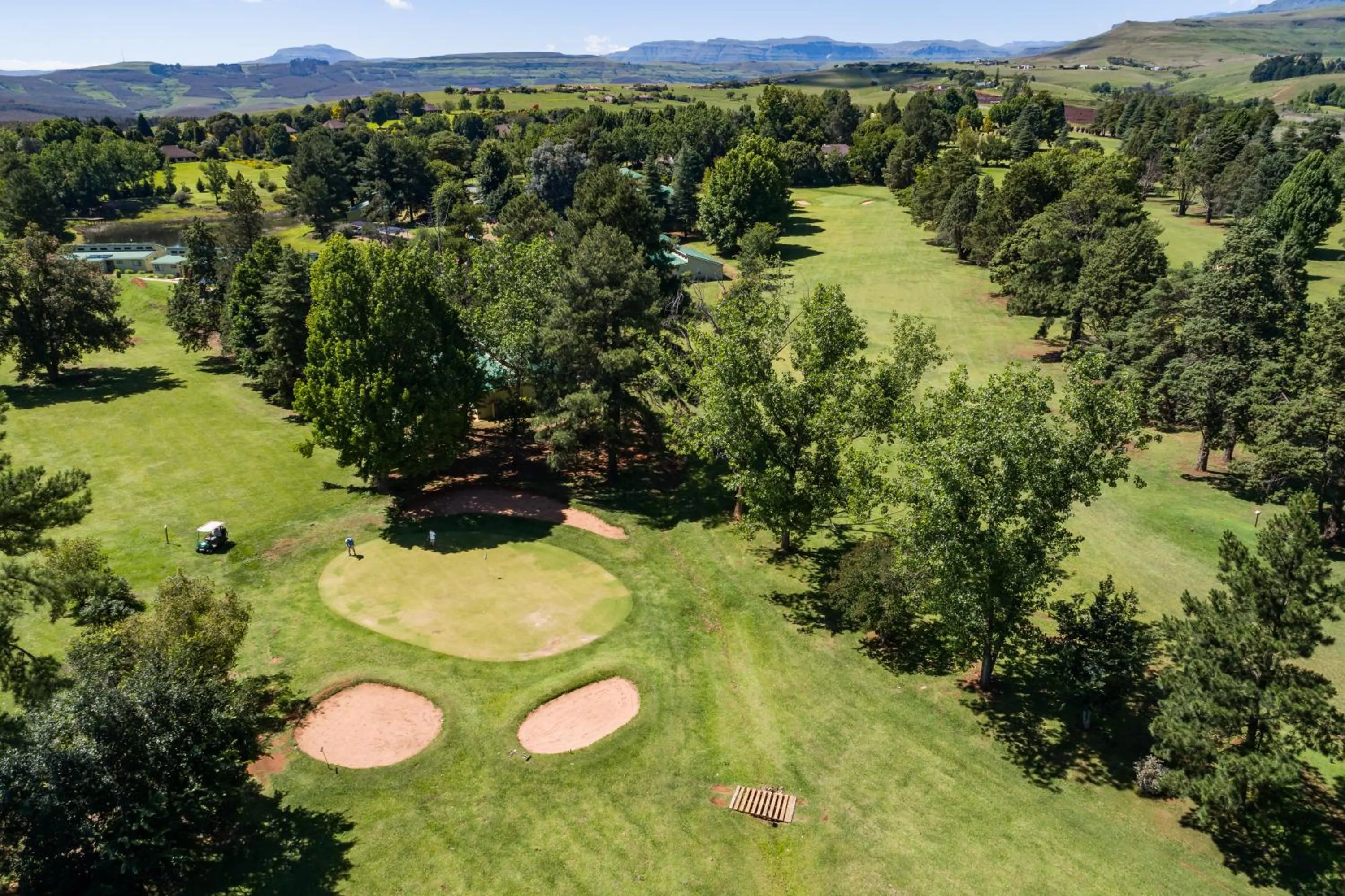 Golfcourse in Gooderson Monks Cowl Golf Resort